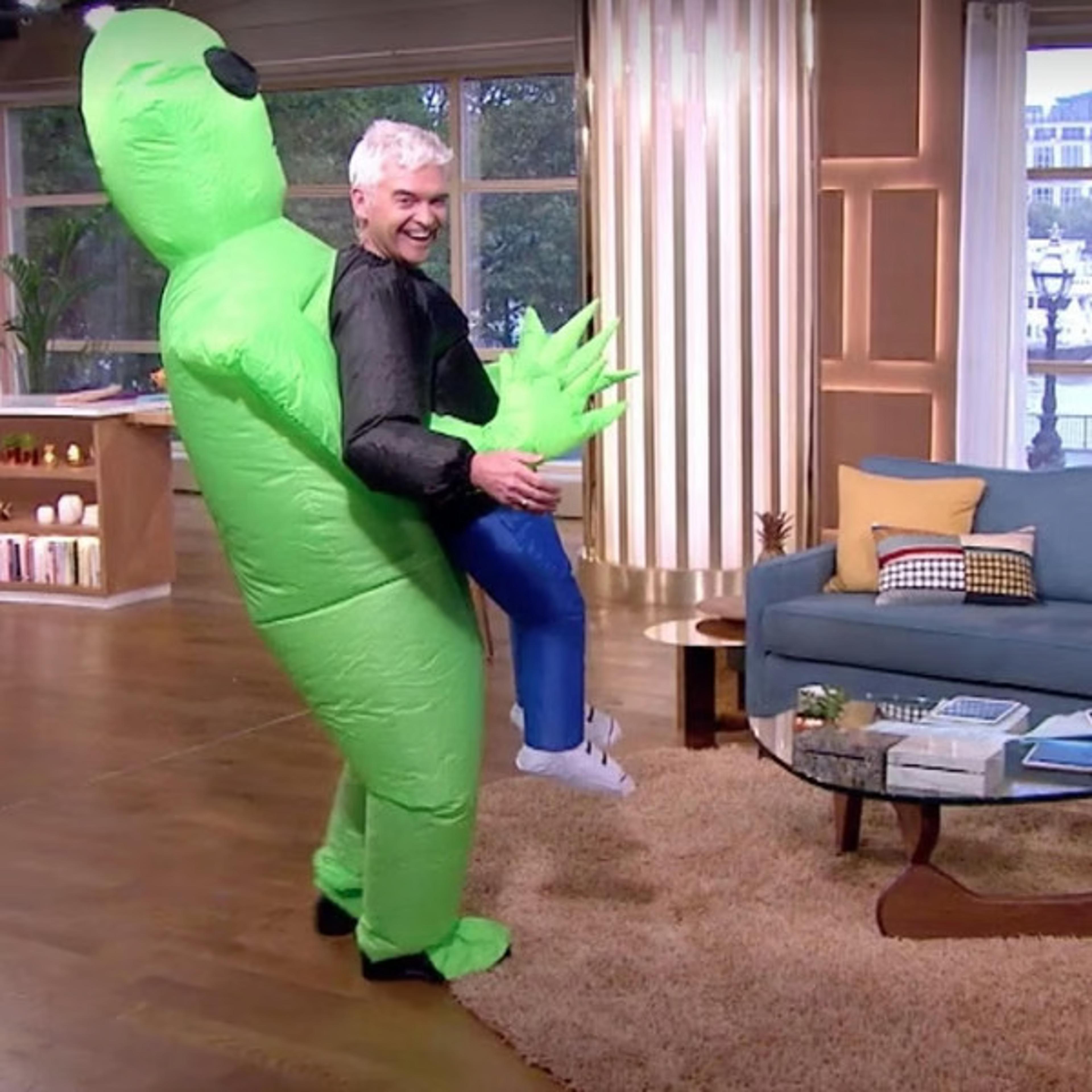 inflatable alien carrying human costume for halloween parties & sci-fi events