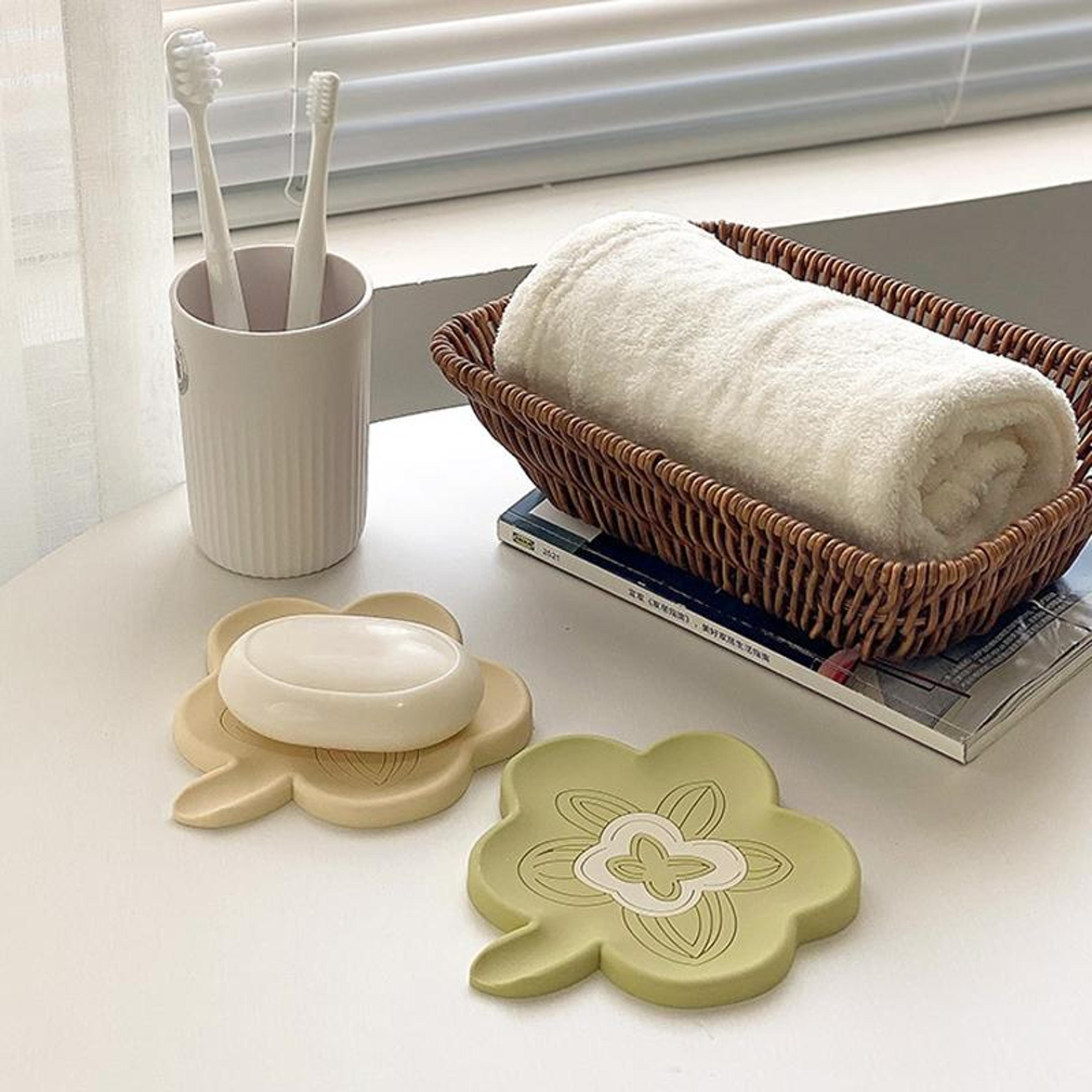 premium silicone soap holder & non slip drainage soap tray for bathroom counter
