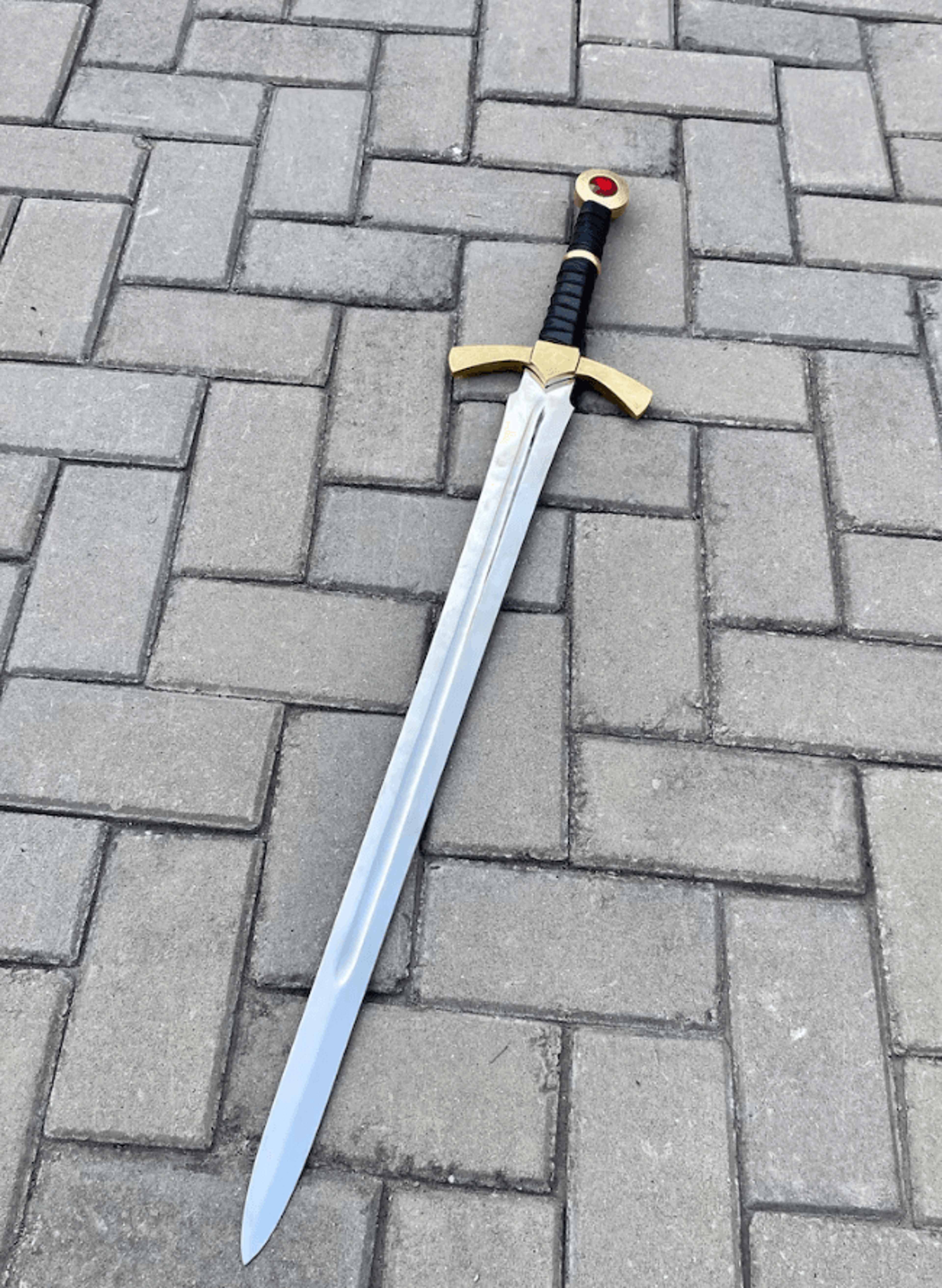 handcrafted goldryn sword | glass of throne replica - medieval regal ruby inlay sword