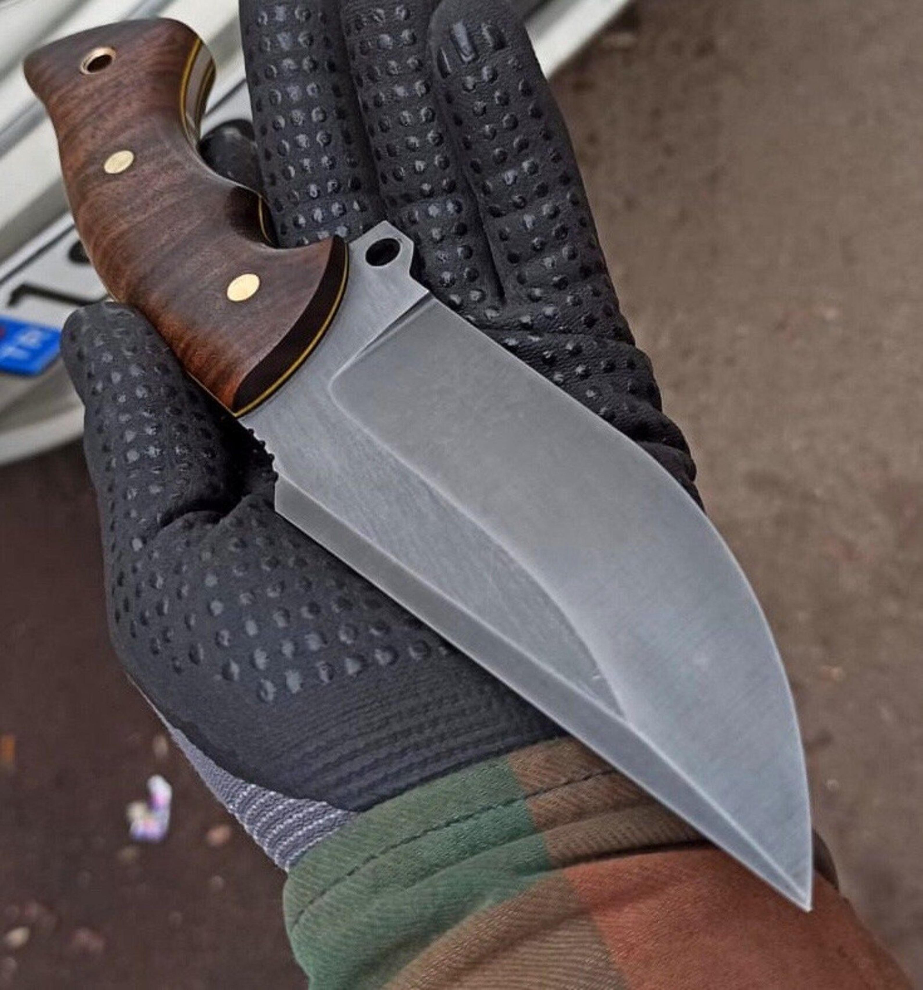handmade 1075 carbon steel hunting knife – walnut handle outdoor survival blade