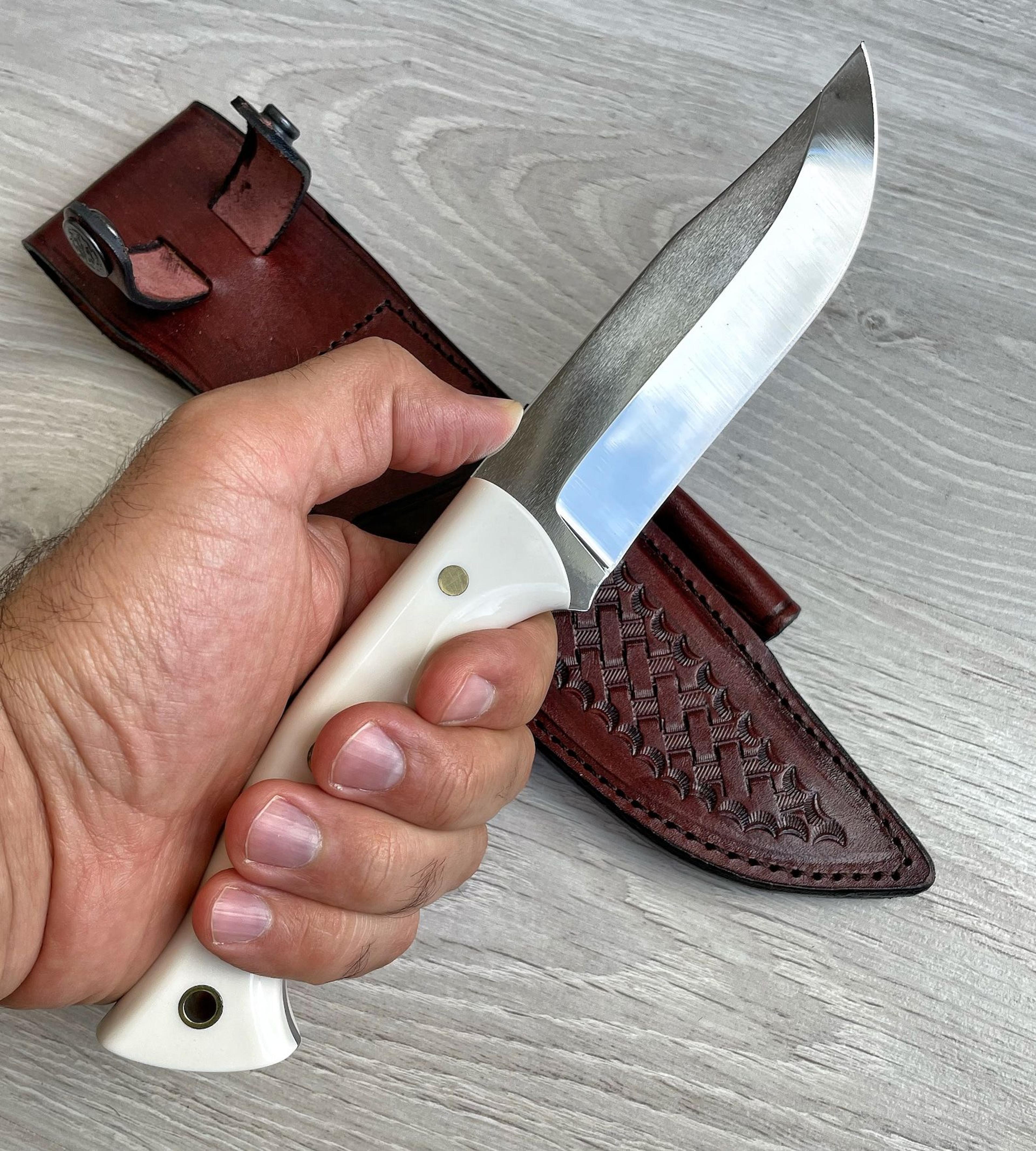 handmade wood carving knife – n690 steel bushcraft knife with silverberry grip