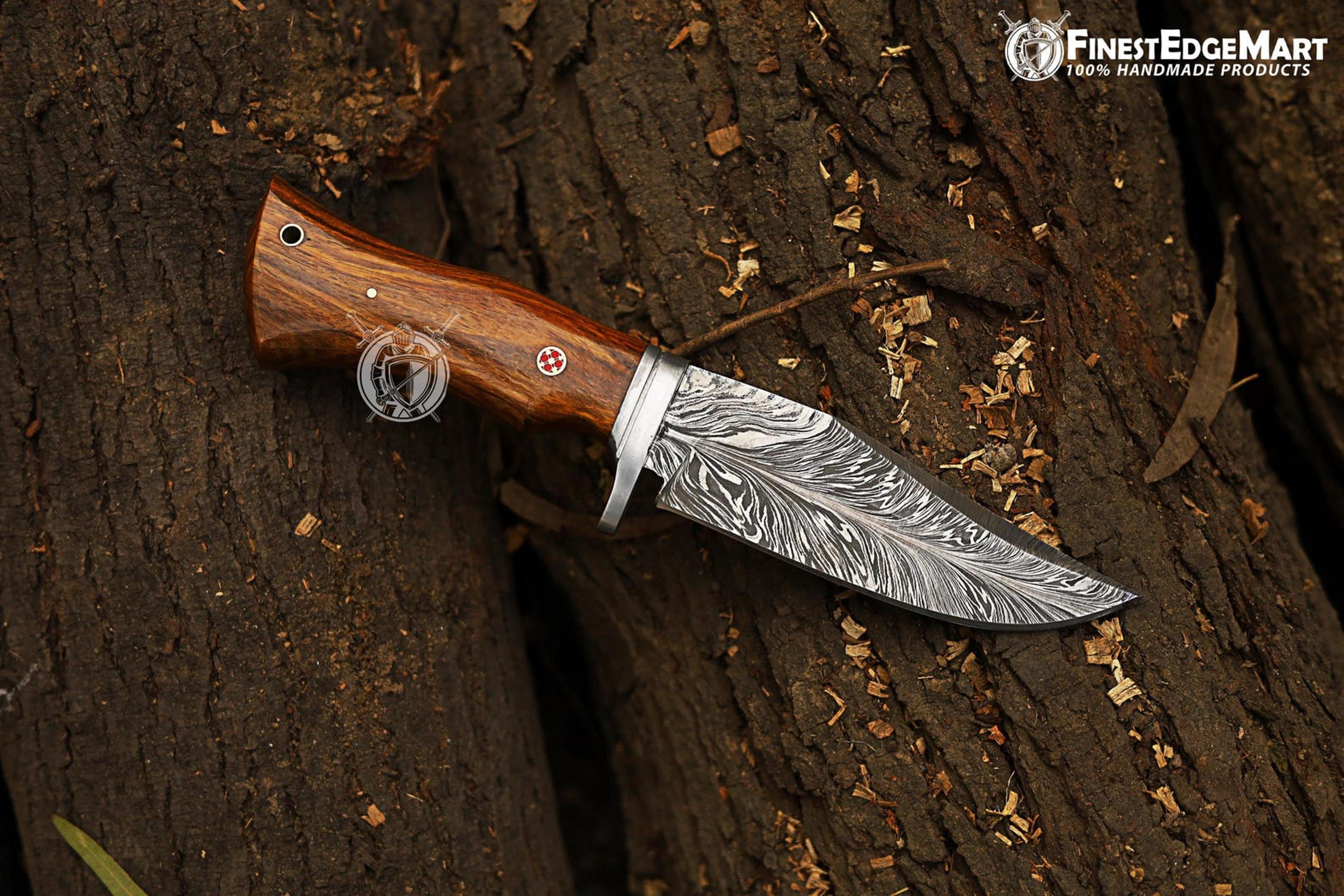 handmade damascus steel hunting knife with wood handle and leather sheath - perfect gift for hunters and collectors