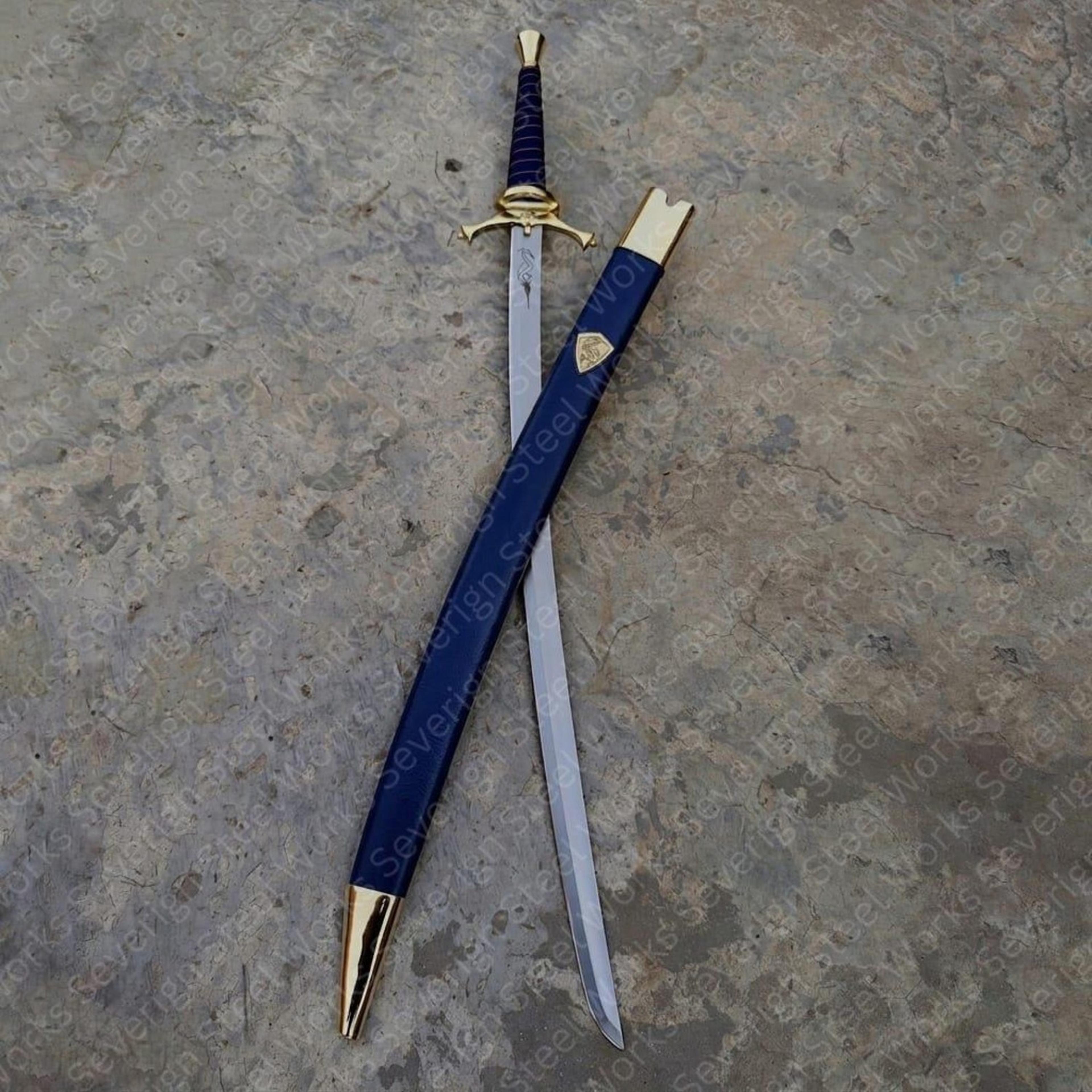 36in sapphire gold fantasy saber with curved steel blade, blue grip & matching blue scabbard