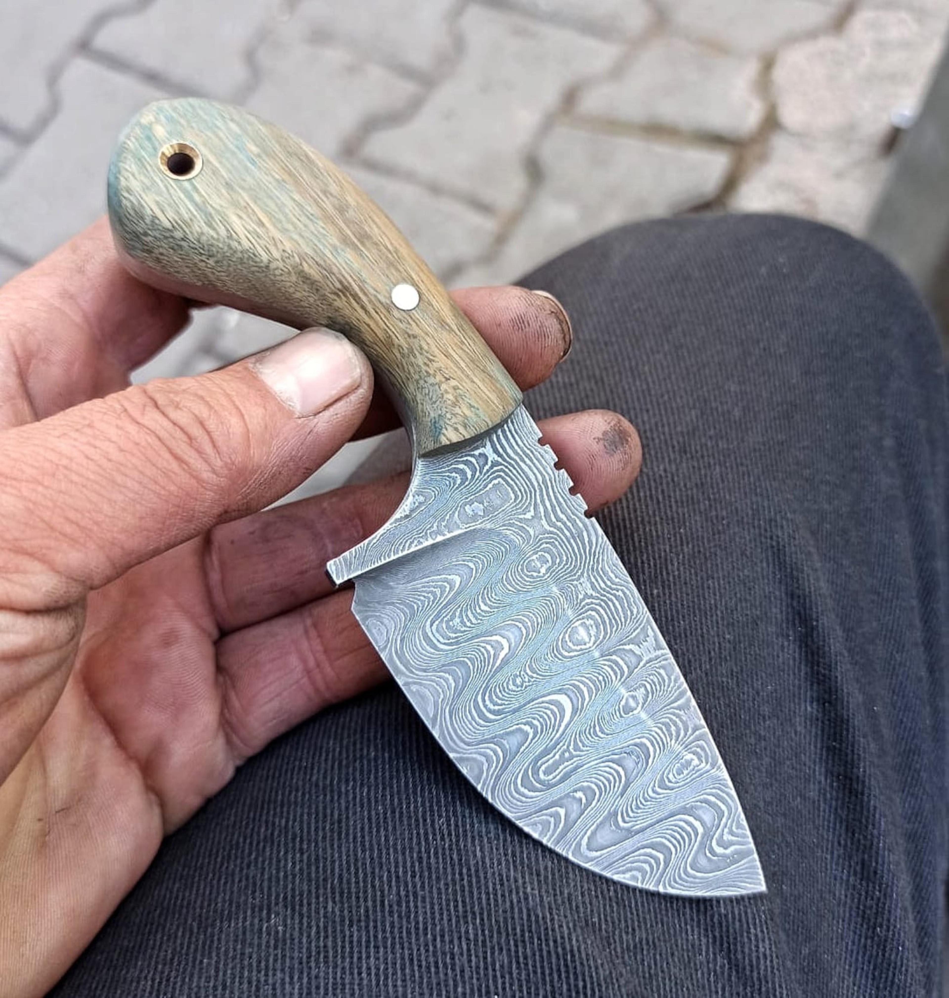 handmade damascus hunting knife – green rosewood full tang skinner blade