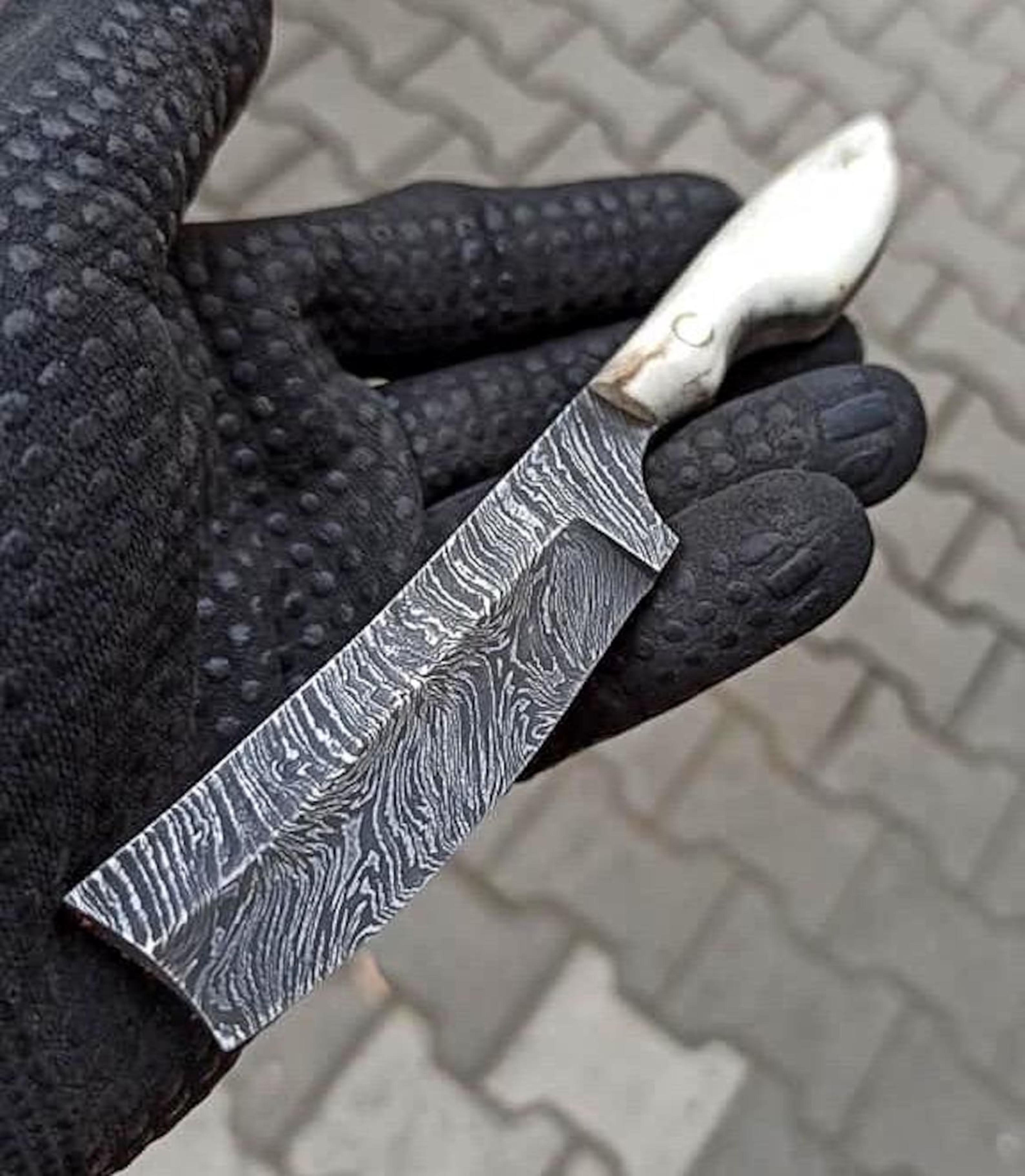 premium 150 layer damascus steel razor knife with genuine stag horn grip