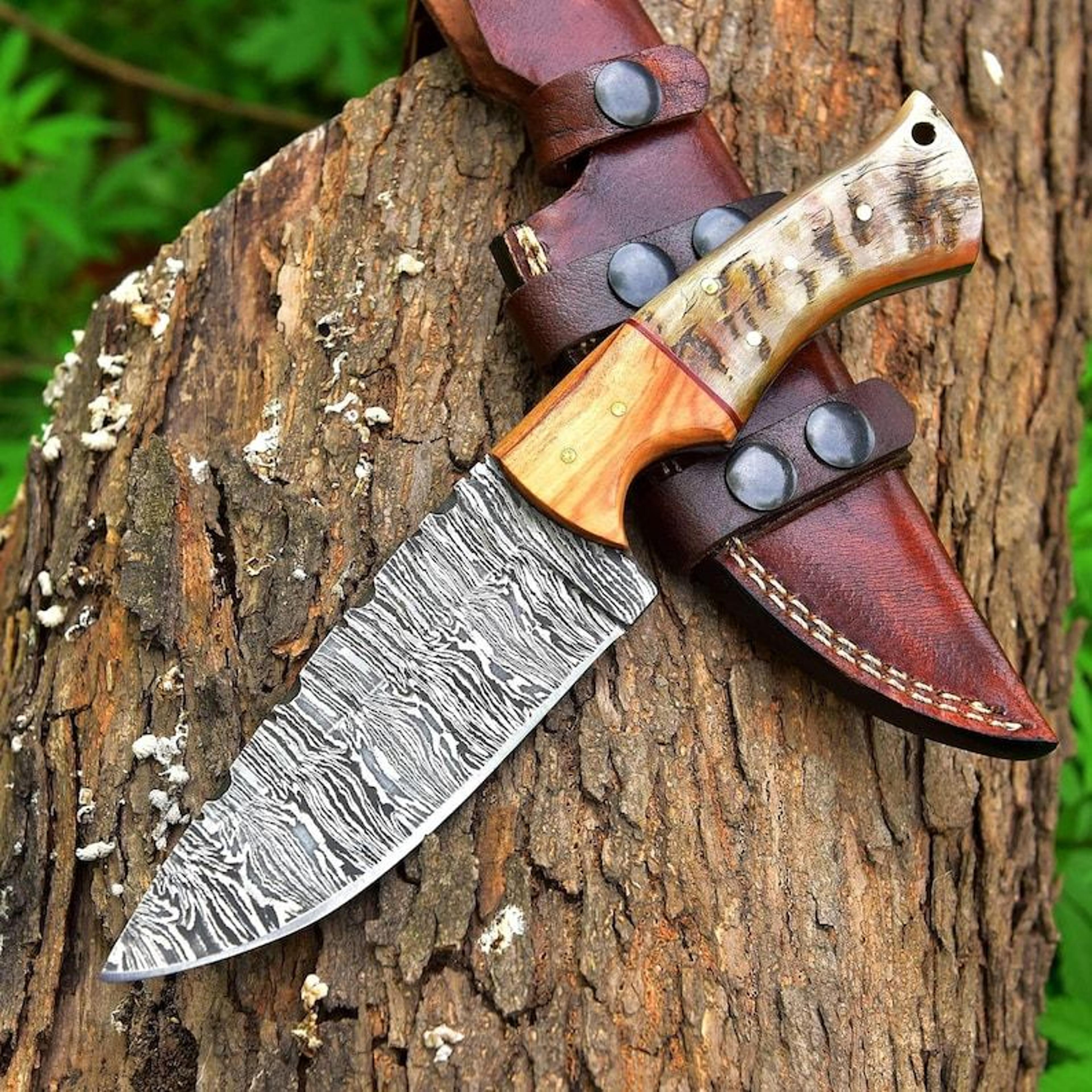 custom handmade damascus knife, hunting knife, pocket knife, skinner knife, horn handle, gift for boyfriend, gift for me