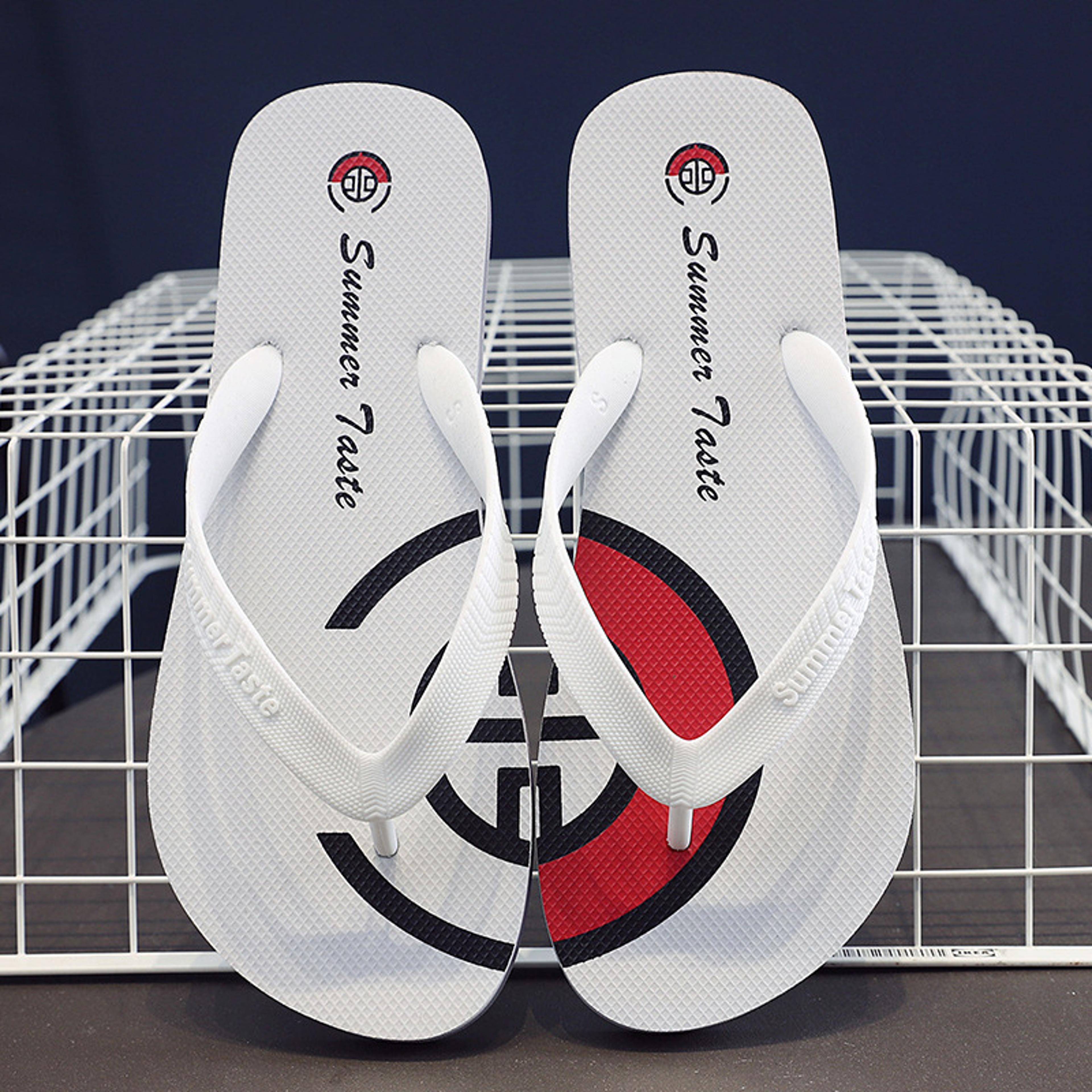 summer anti-skid outdoor flip flops, new men's casual beach sandals, light korea household slippers for students