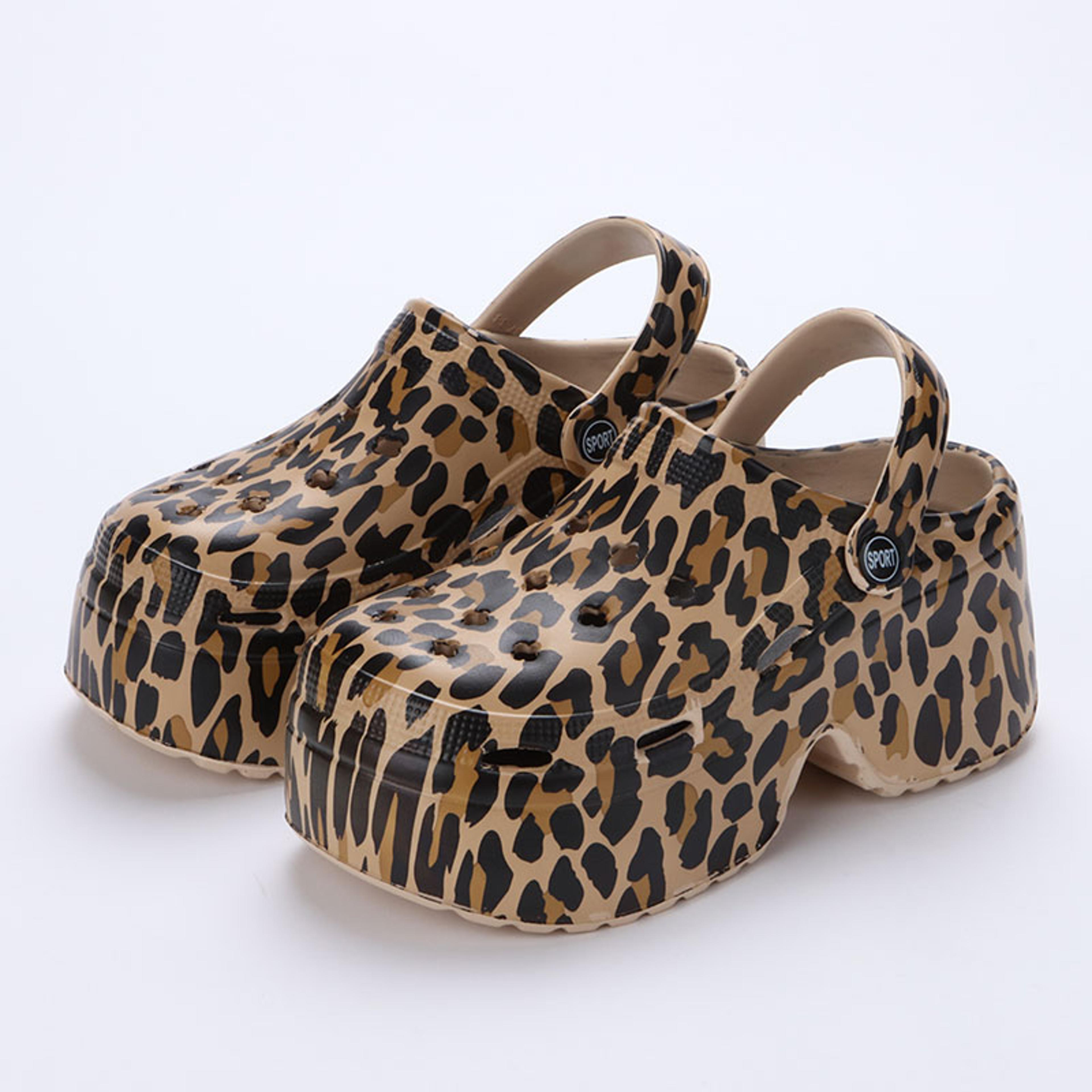 leopard print closed toe chunky clogs for women, super high wedge sandals, platform heel slippers