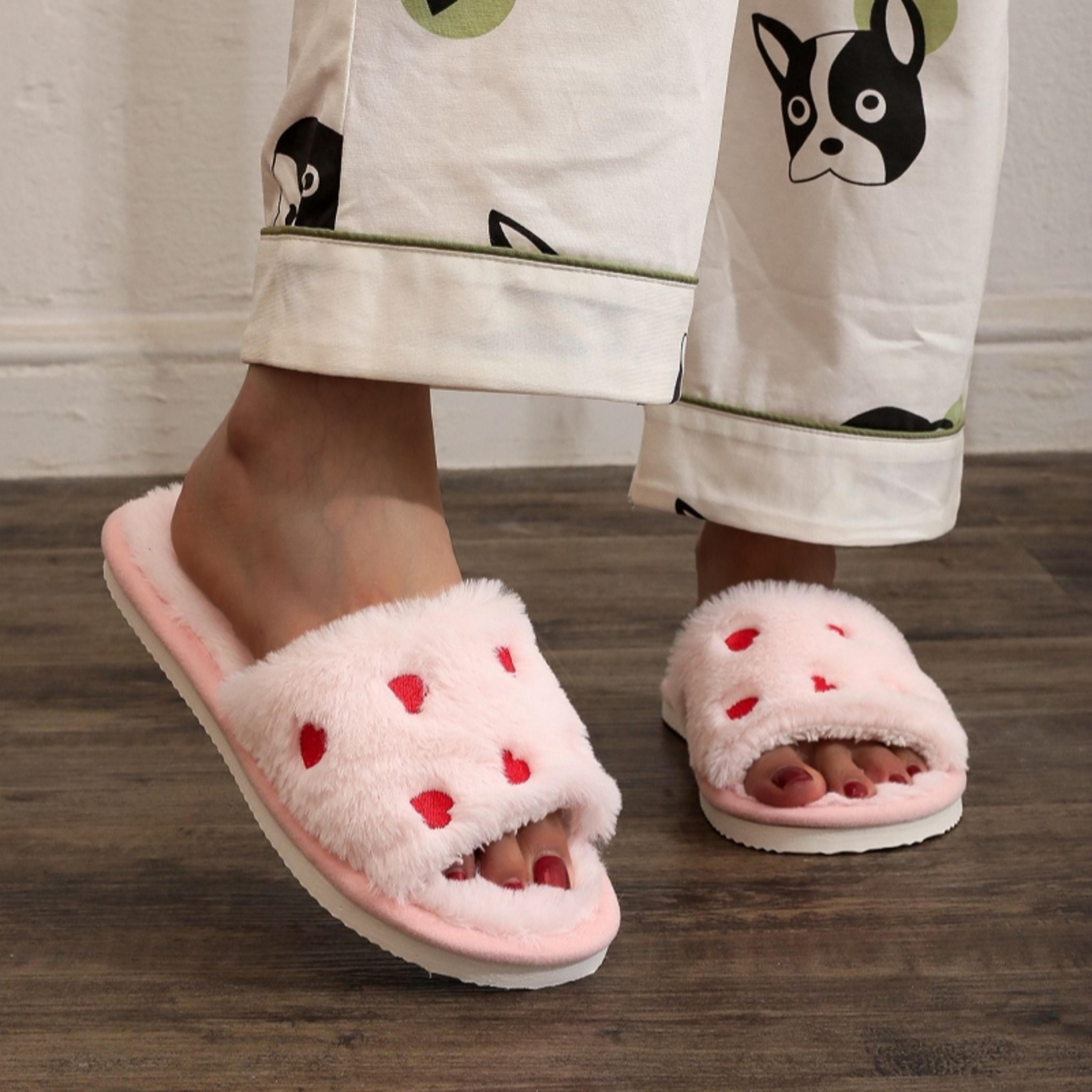 winter women heart slippers for home, furry sandals, indoor soft house slides for men and couples