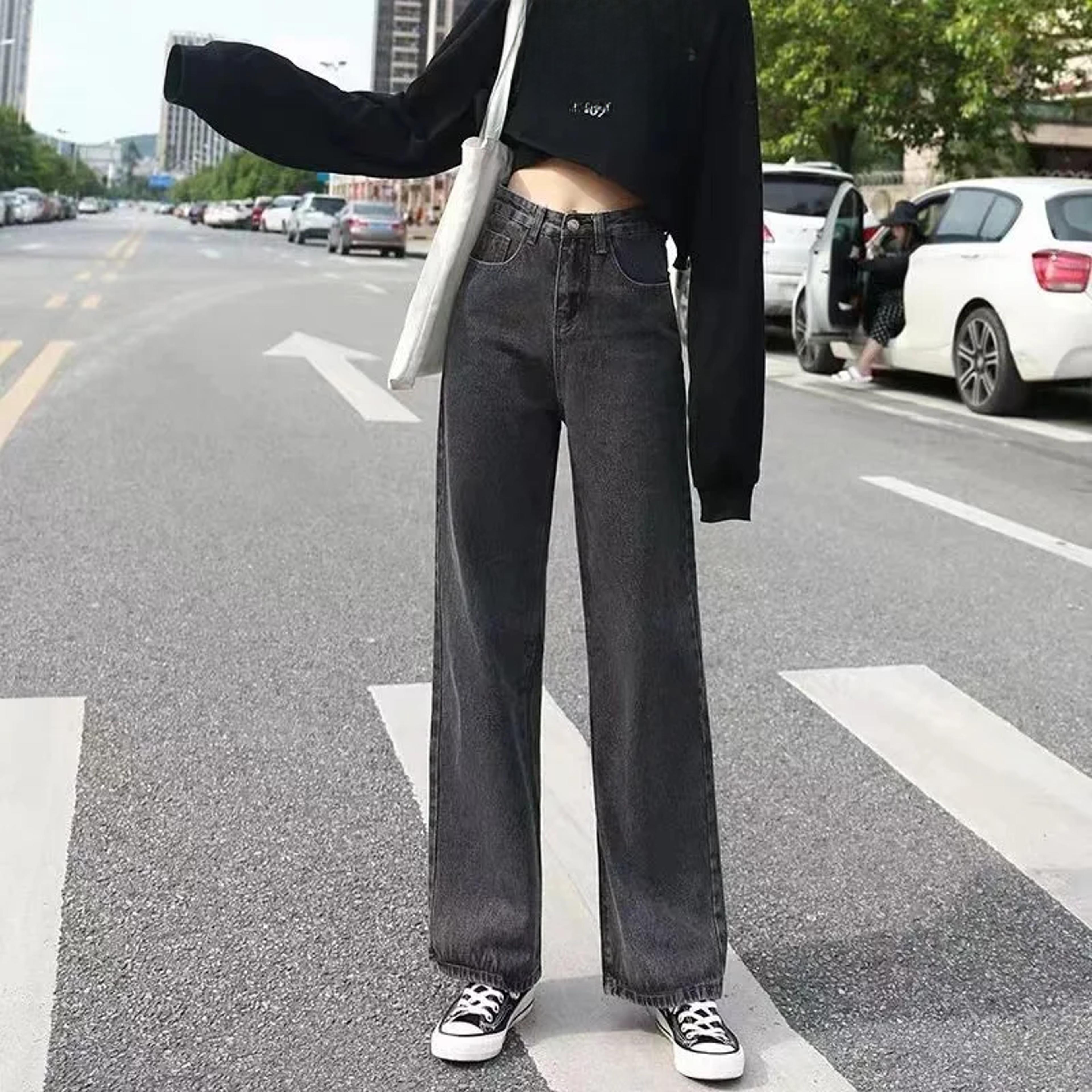 trendy women's jeans, high waisted, slimming, loose fit, draped straight leg bell bottoms