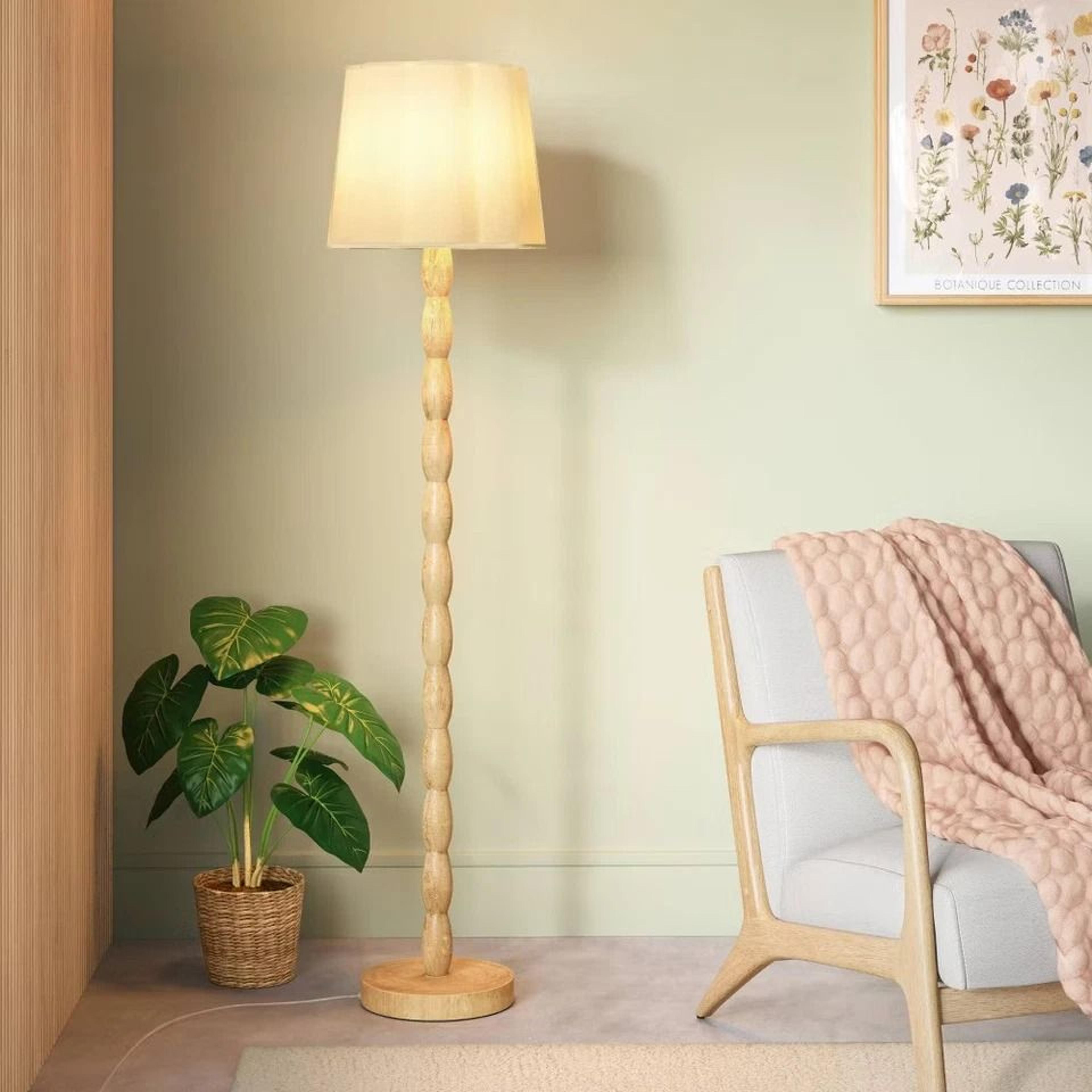 room essentials natural polyresin floor lamp, curved shade, light setting, modern design