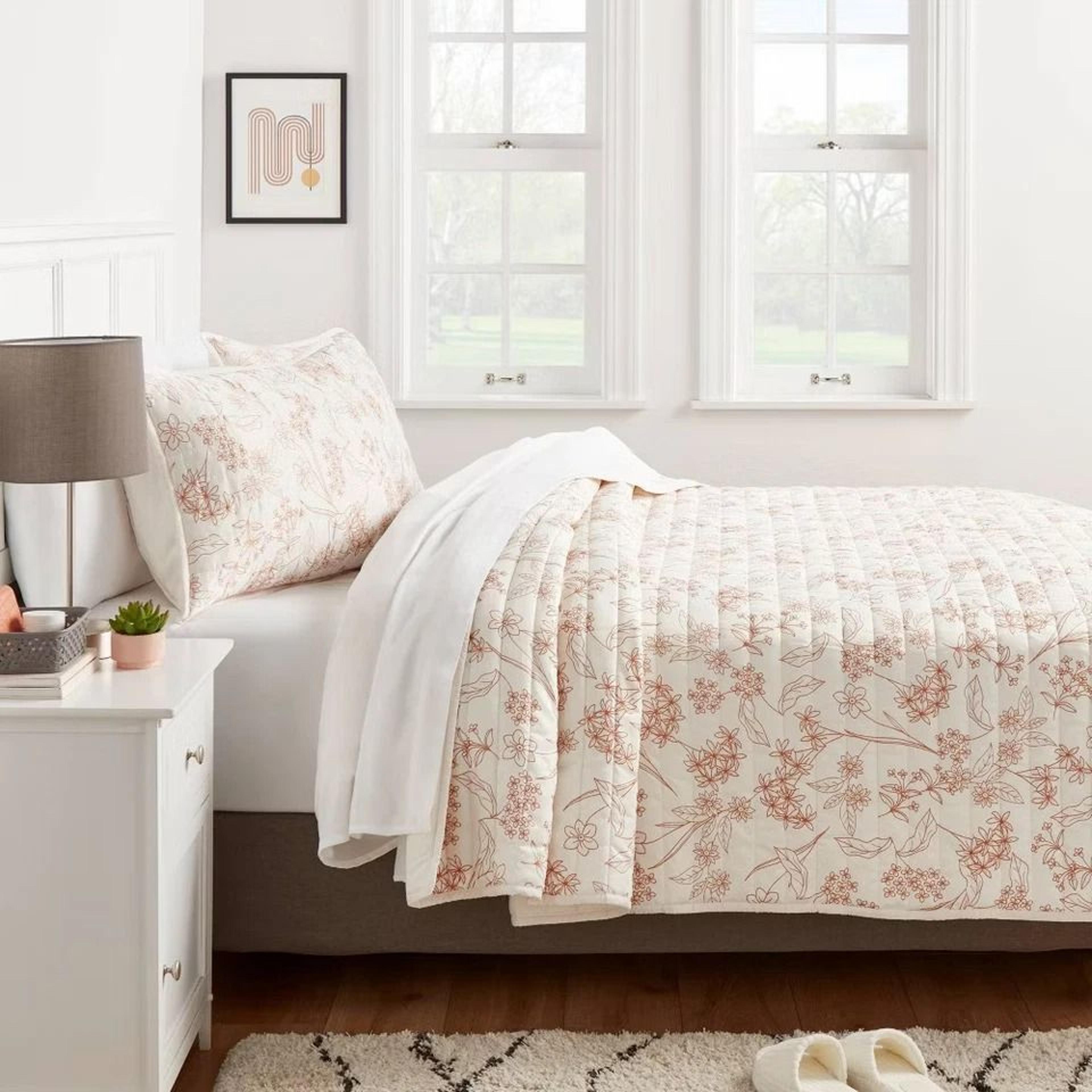 room essentials king satin quilt copper, floral sateen coverlet, soft filling, machine washable for luxurious comfort