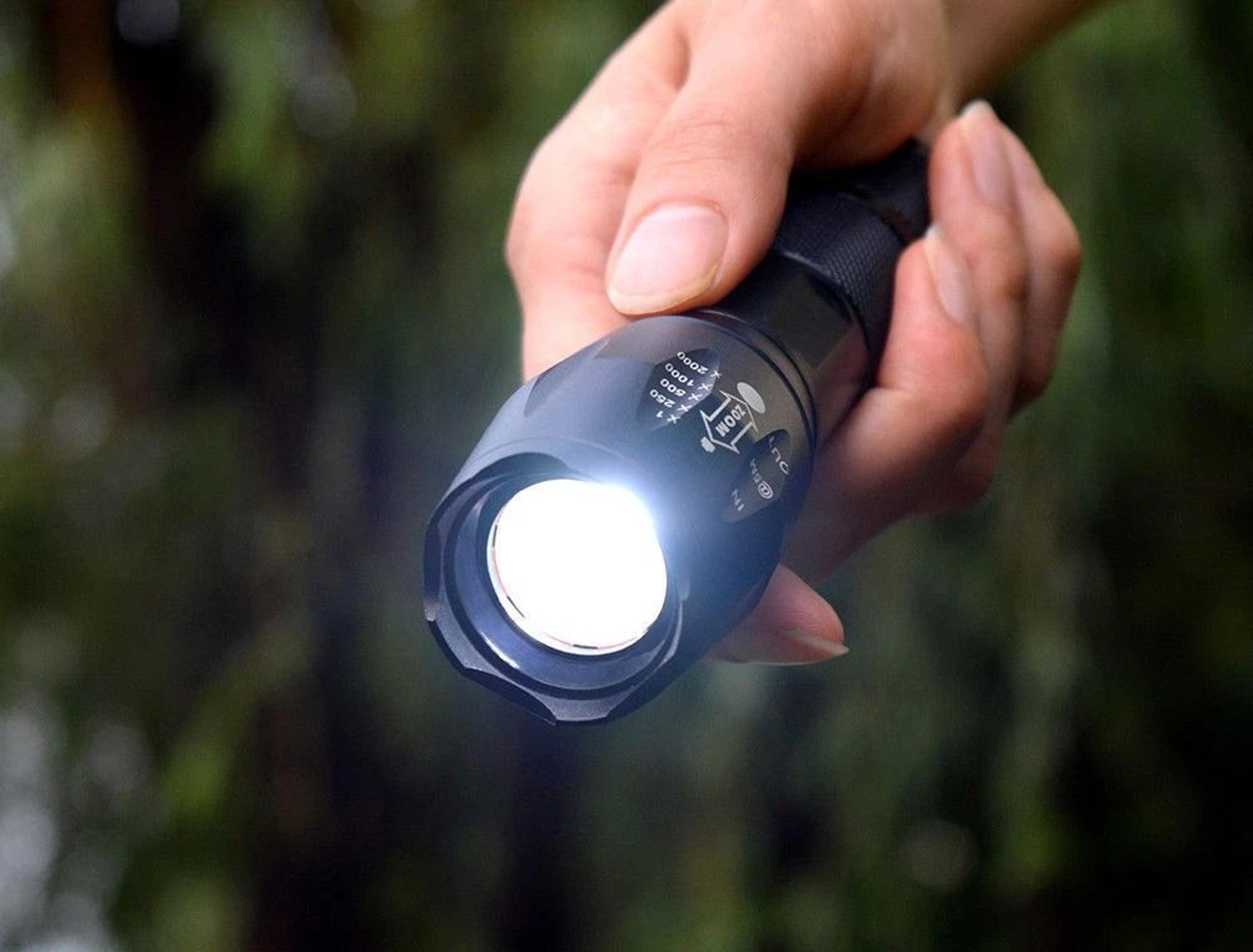zoomable flashlight, 5 modes focus torch led light