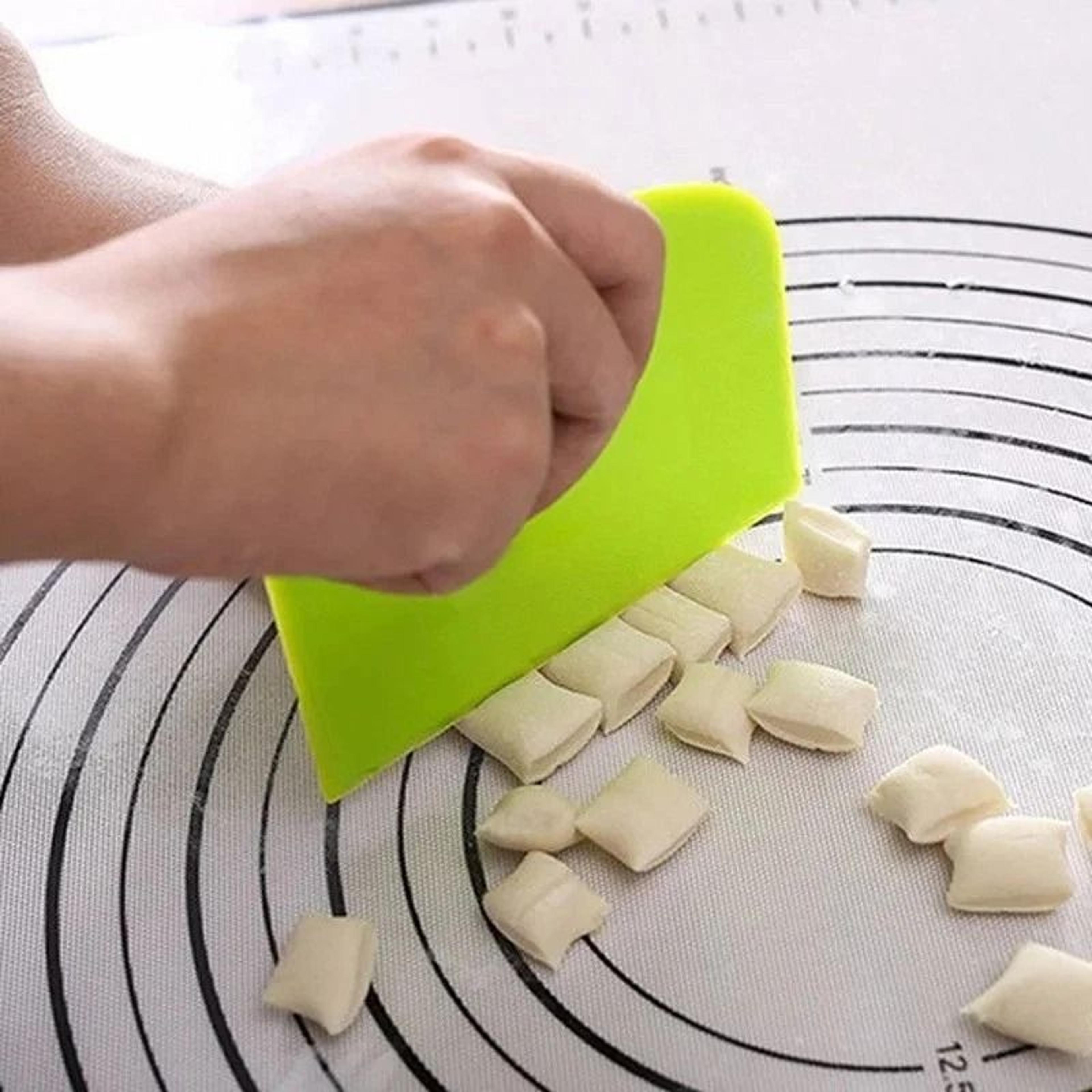 plastic cake scraper dough scraper for icing, butter & baking