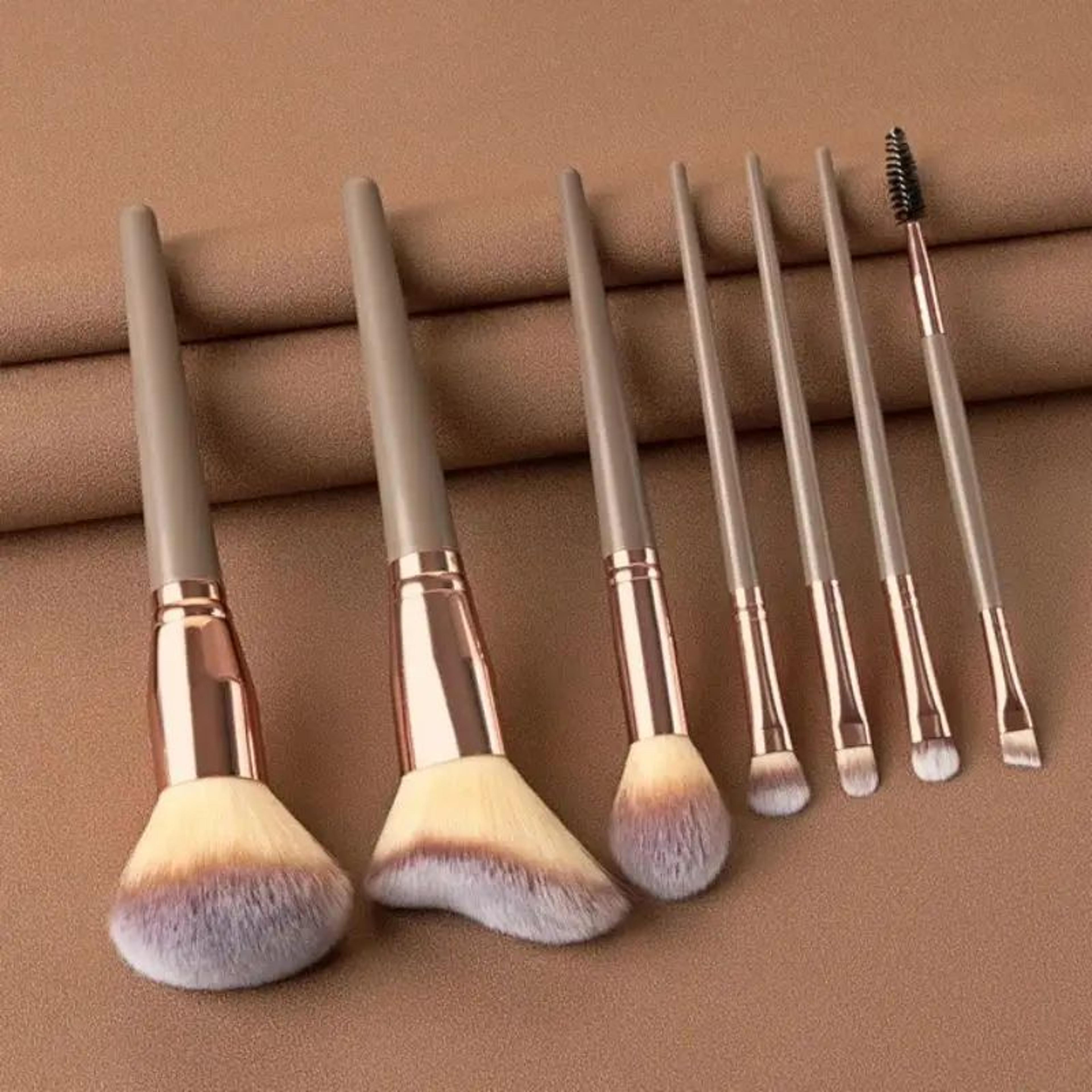 professional makeup brush set, soft fluffy foundation, powder & eyeshadow brushes for seamless blending