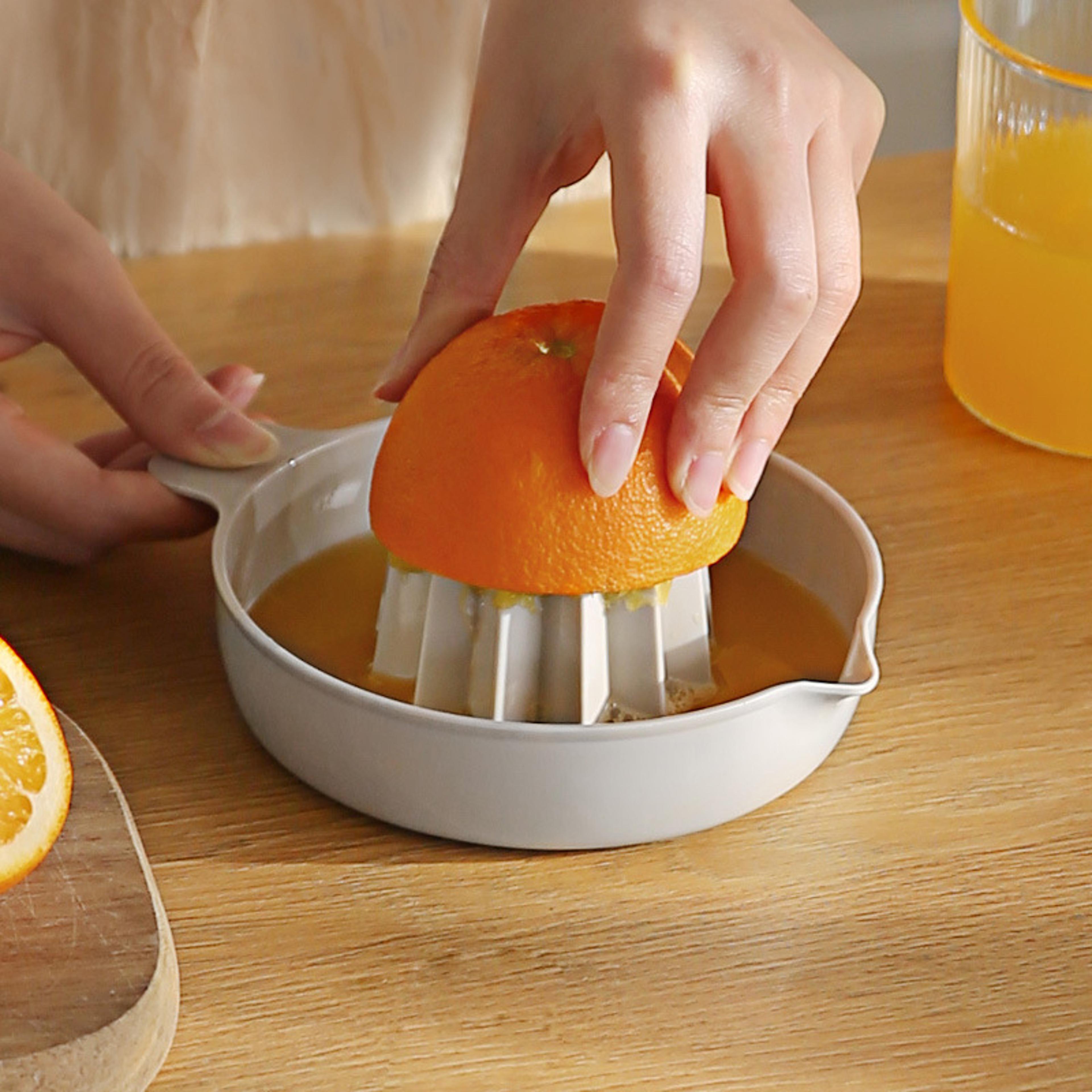 fresh press portable citrus juicer cup manual lemon & orange squeezer