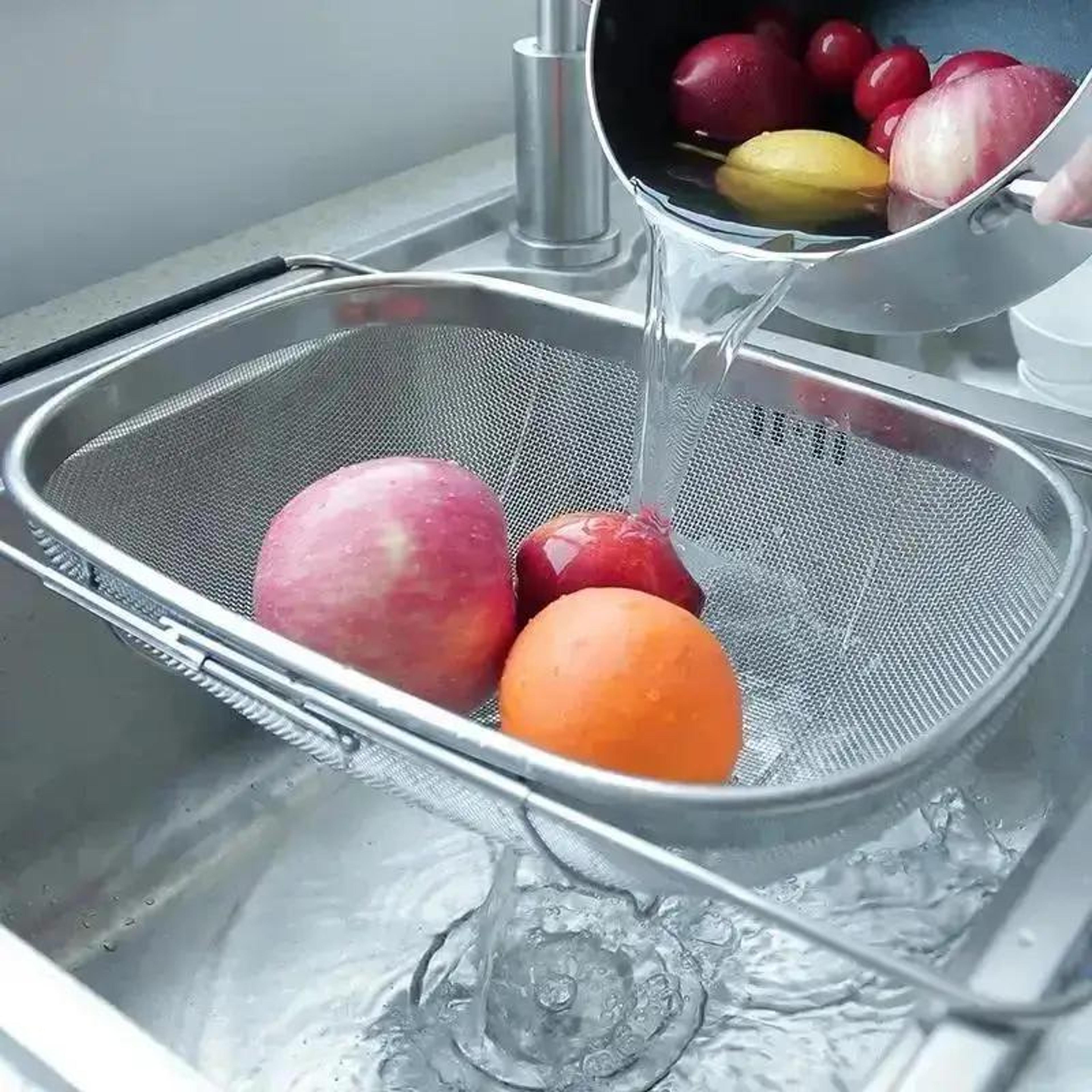 expandable stainless steel over sink colander with retractable handles for washing & draining vegetables