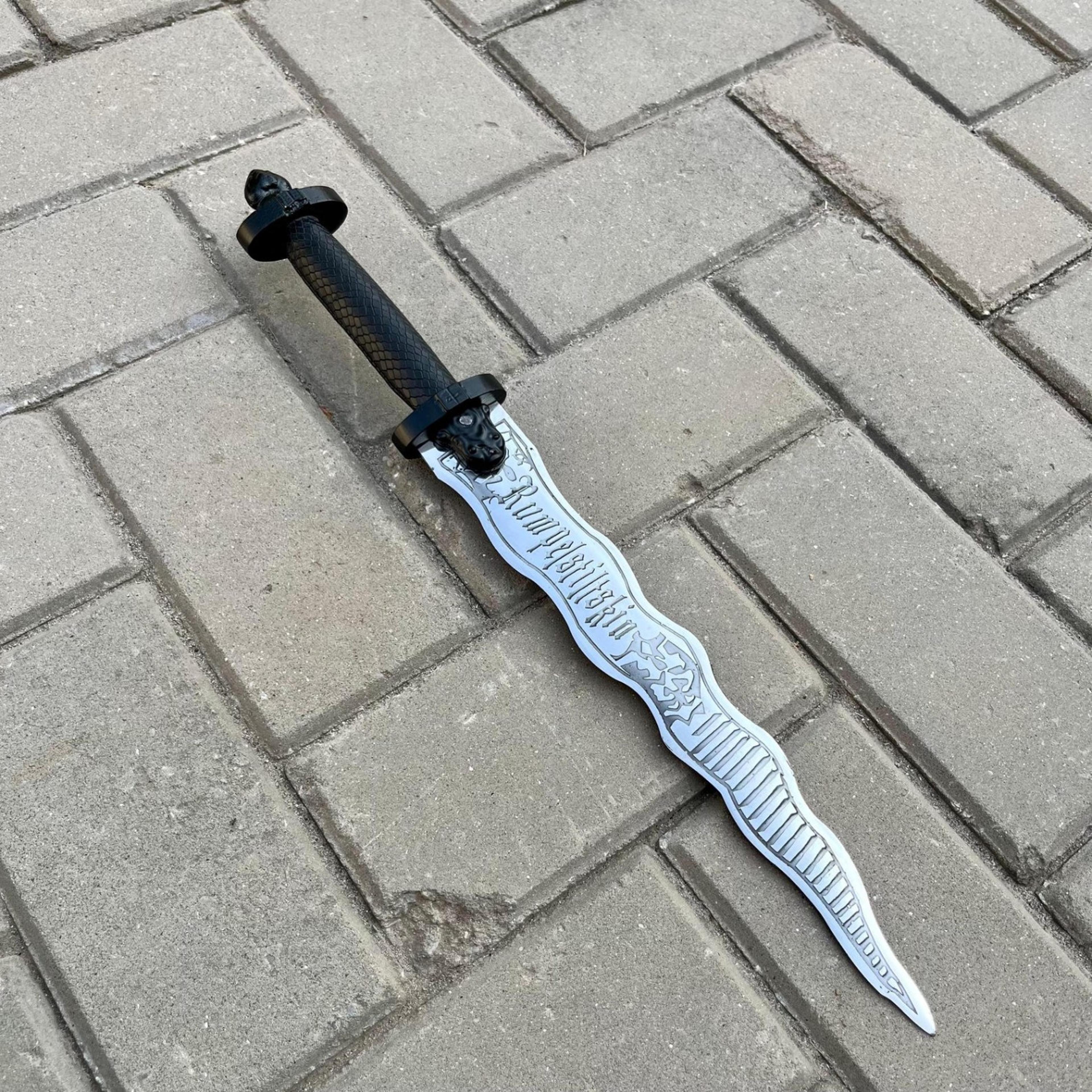 26in handmade skull fantasy sword hand forged steel wavy blade black grip custom made