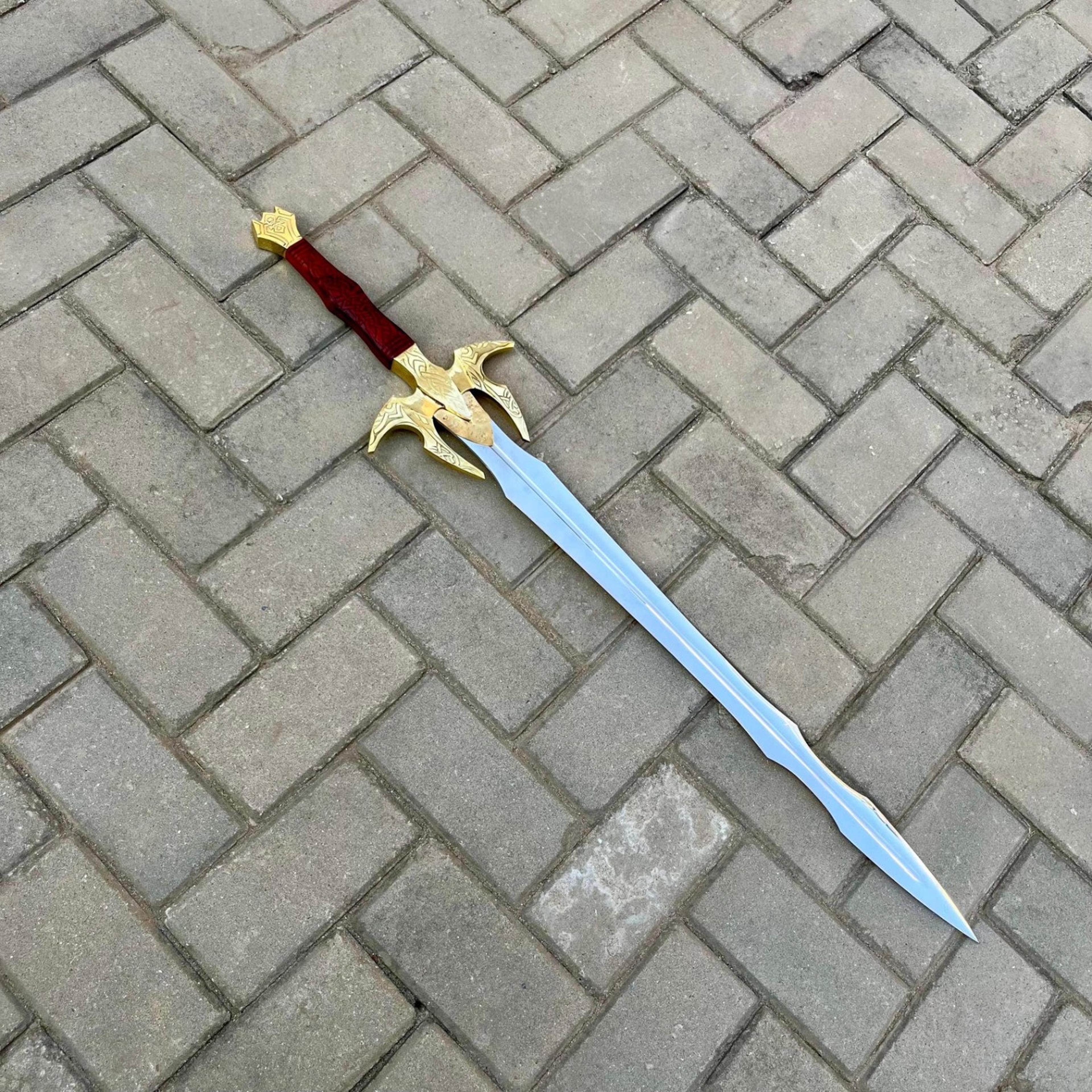 40in handmade royal fantasy longsword hand forged steel blade gold guard red wood grip custom made