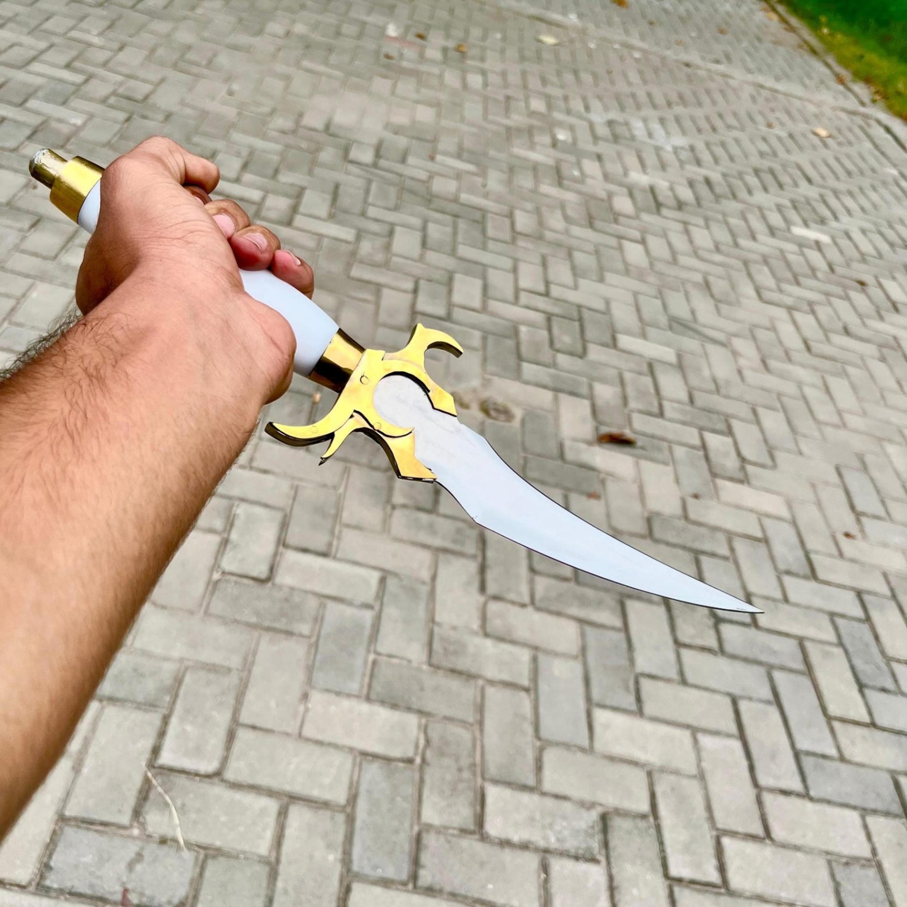 24in handmade persian fantasy dagger hand forged steel curved blade gold guard white grip custom made