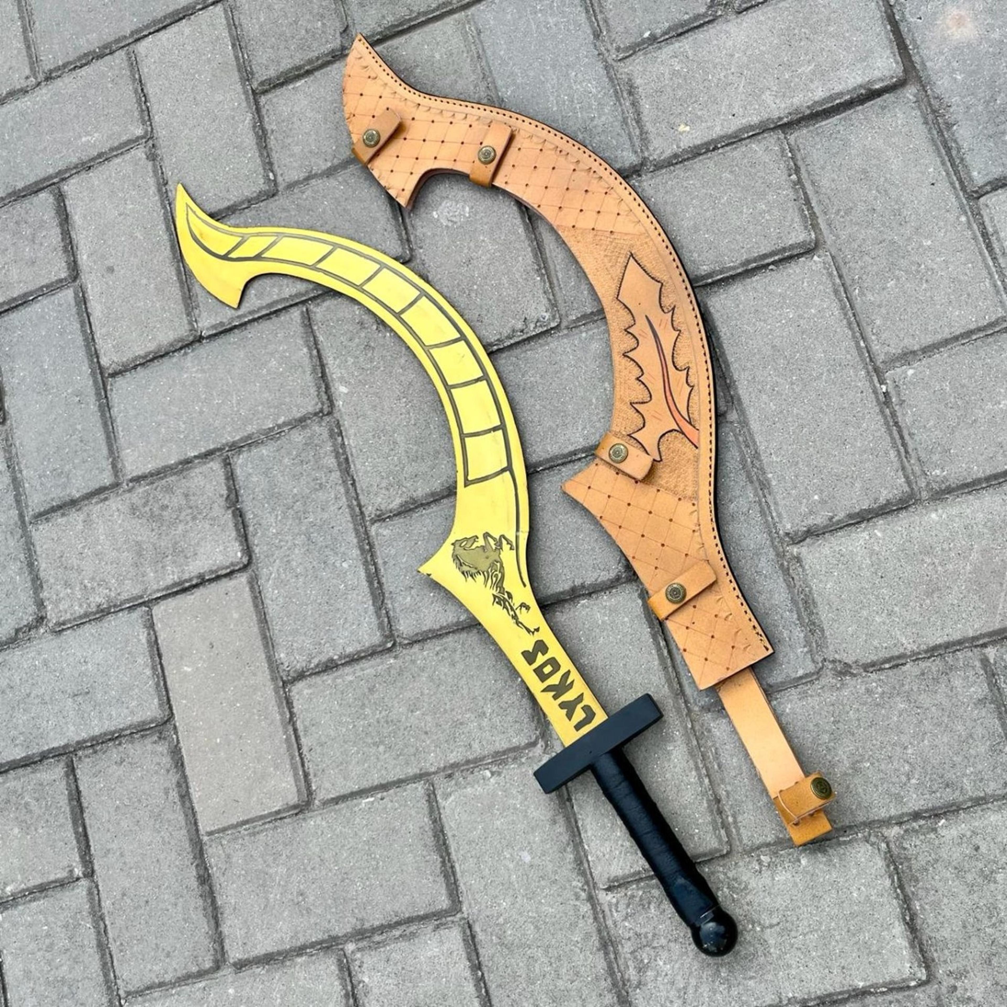 golden scorpion recurve blade – desert warrior display piece with tooled leather sheath
