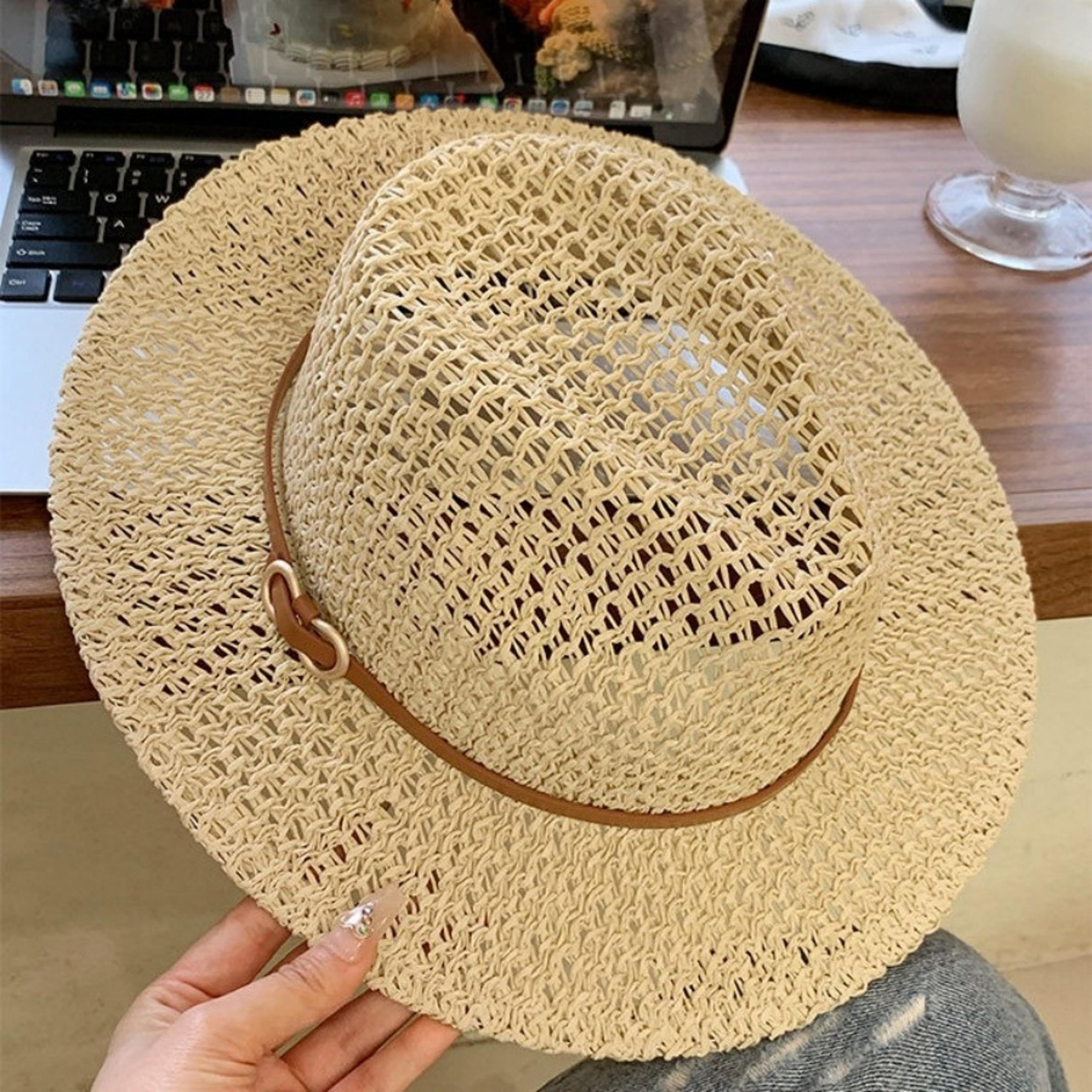 breathable wide brim straw hat with vintage buckle