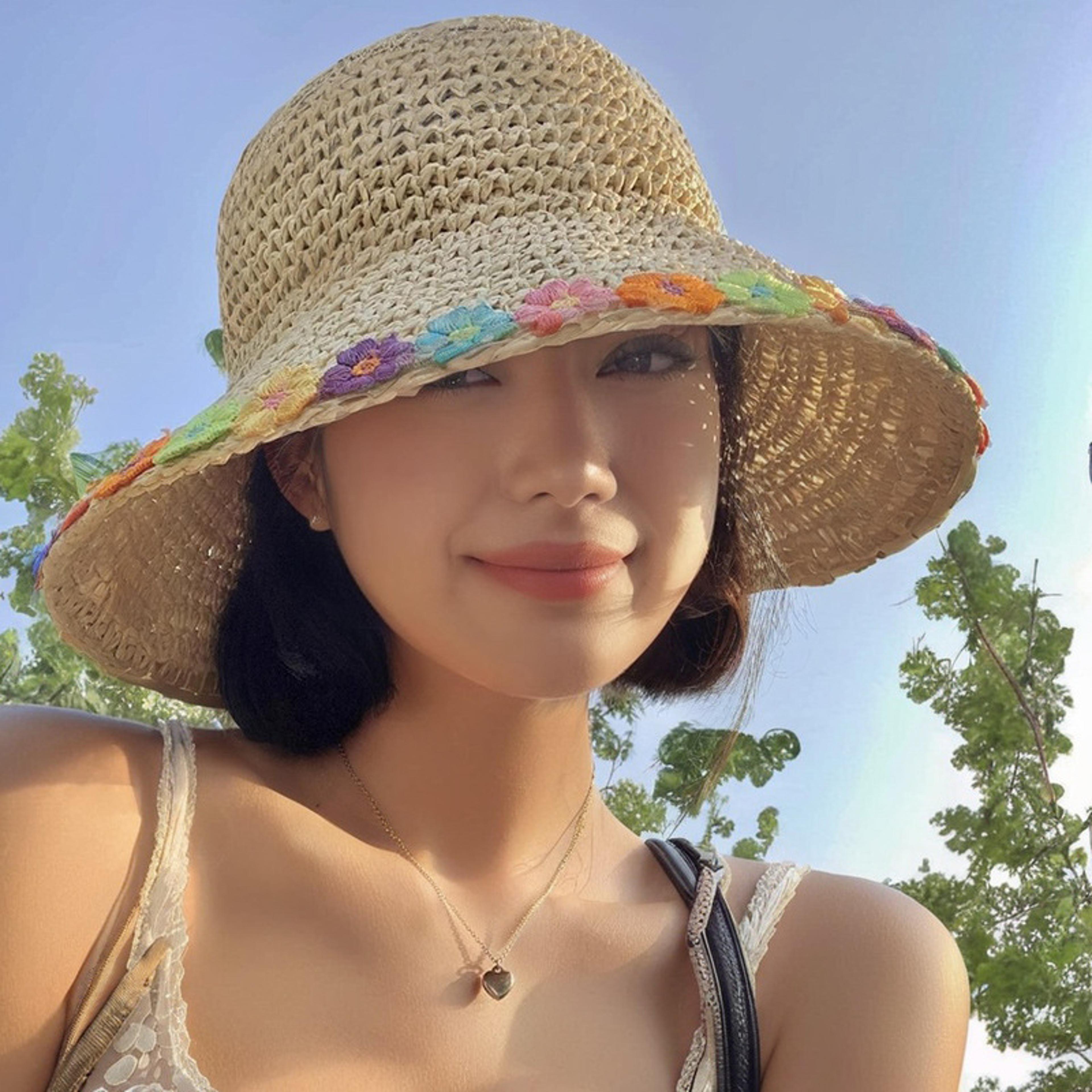 chic flora wave brim bucket hat