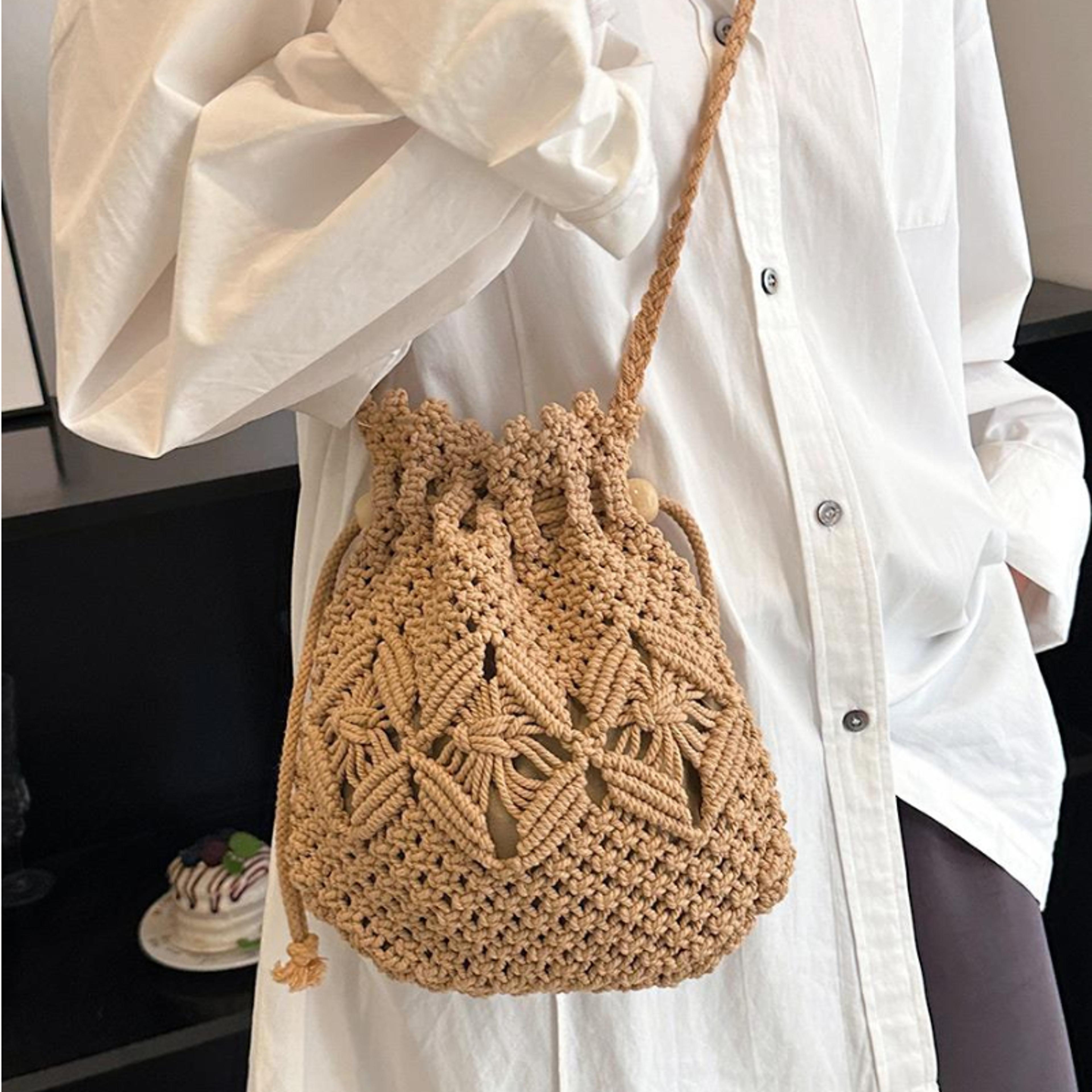chic luxury designer straw crossbody bucket bag – trendy woven shoulder purse for summer beach travel