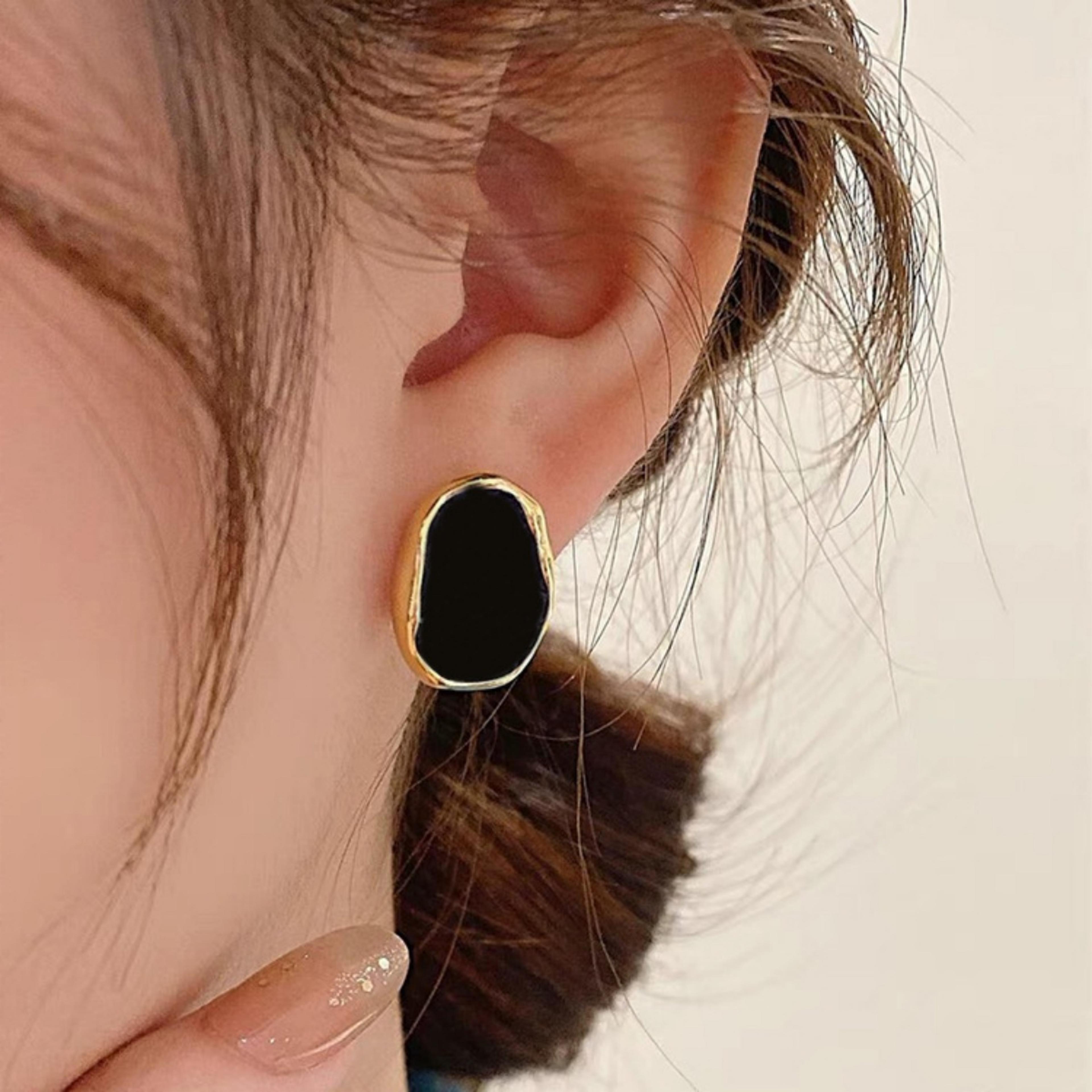 black geometric small earrings, fashion light luxury jewellery, high-end design women's earrings