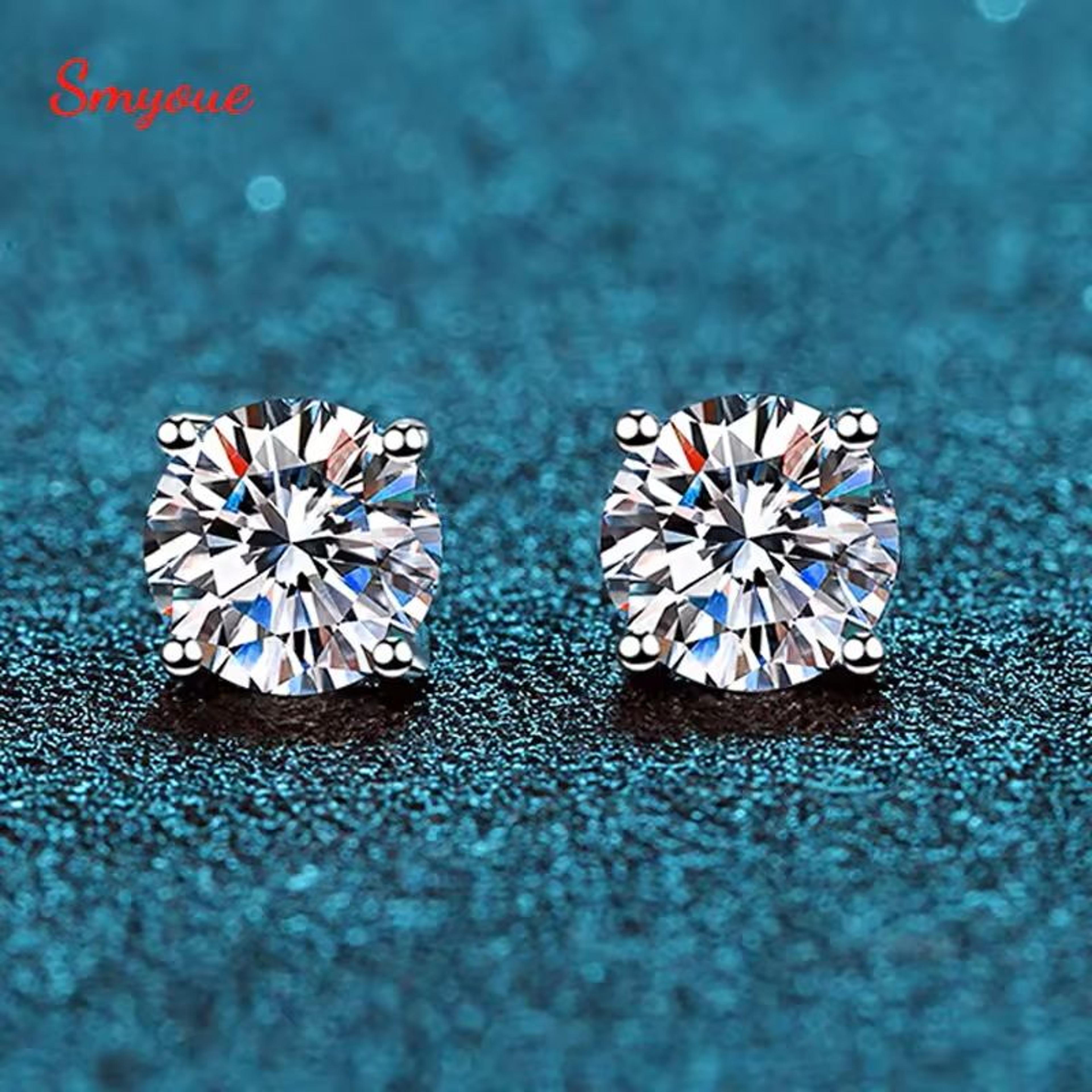 moissanite stud earrings in s925 silver with platinum plating