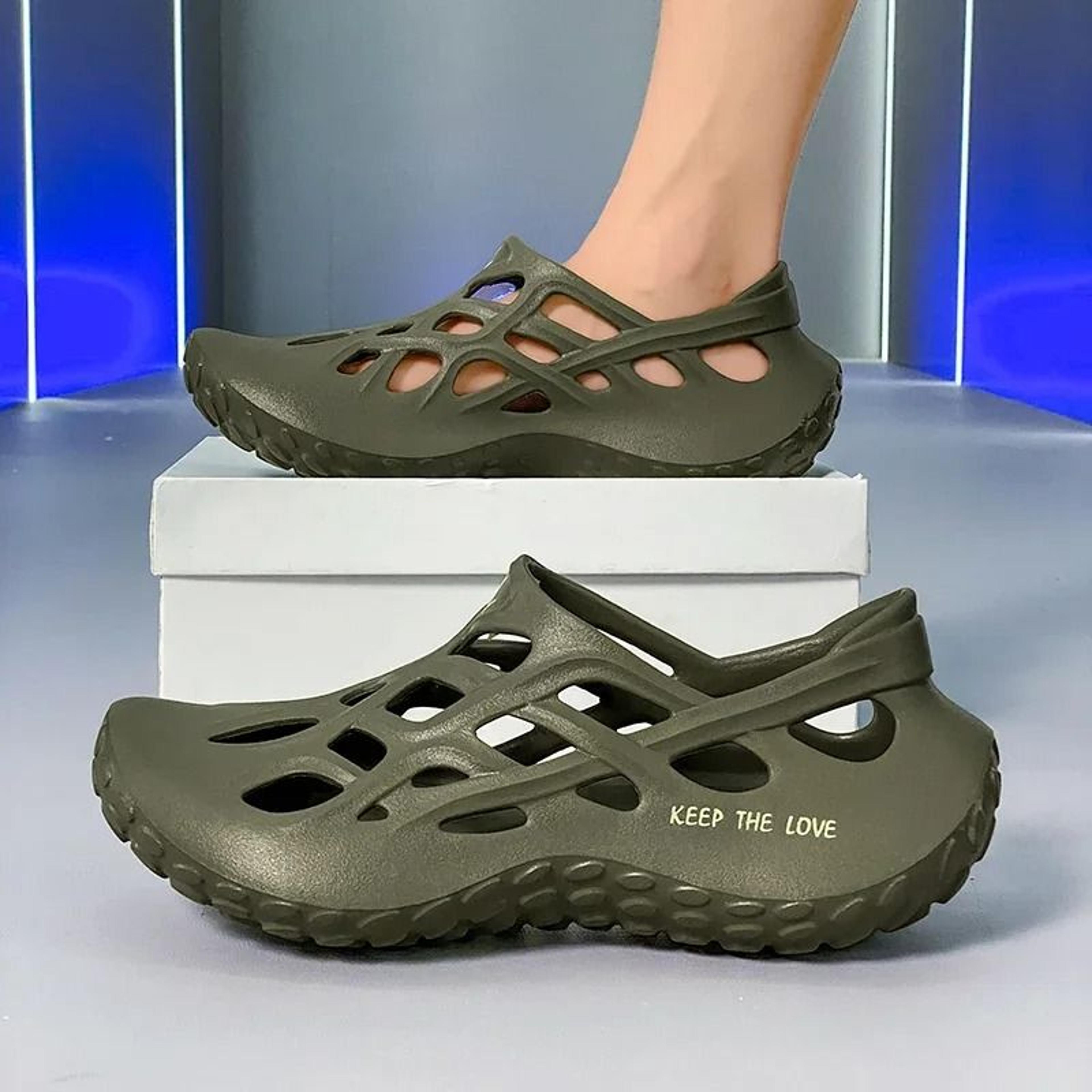 mens lightweight eva summer clogs for garden beach or home use