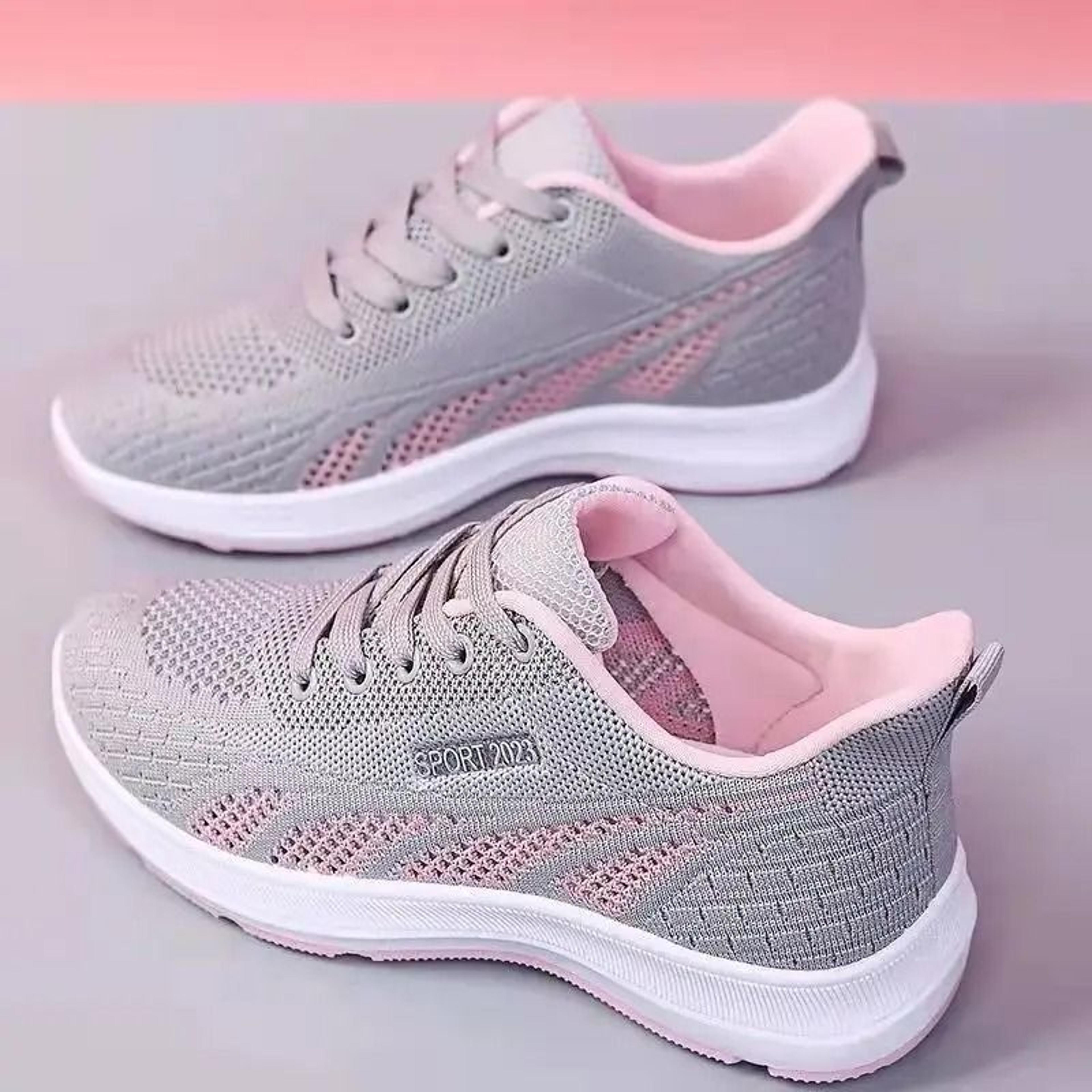 women's lightweight running shoes with air cushion and breathable mesh