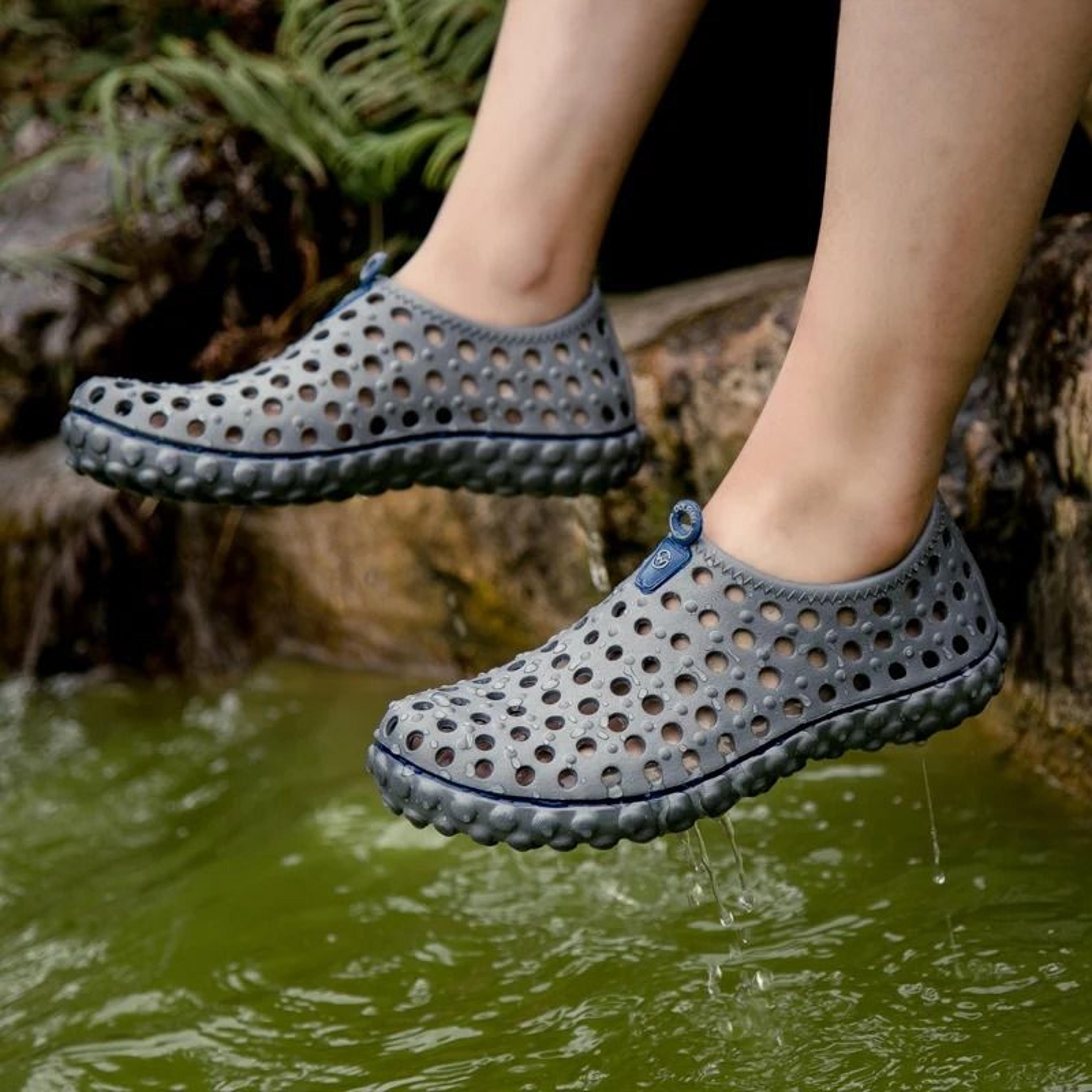 men aqua sandals for outdoor and beach comfort
