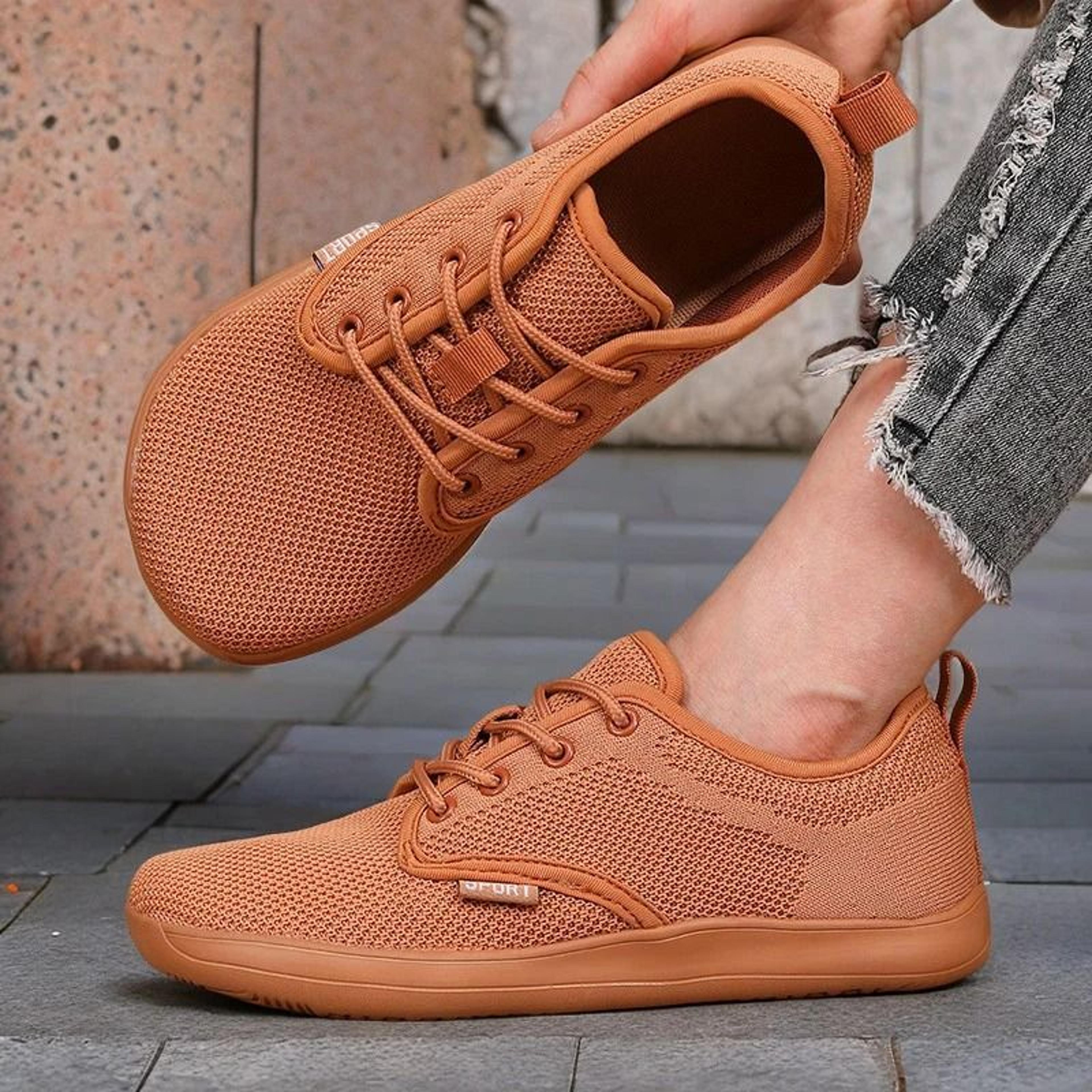 wide toe men shoes breathable knitted mesh soft sole casual walking shoes
