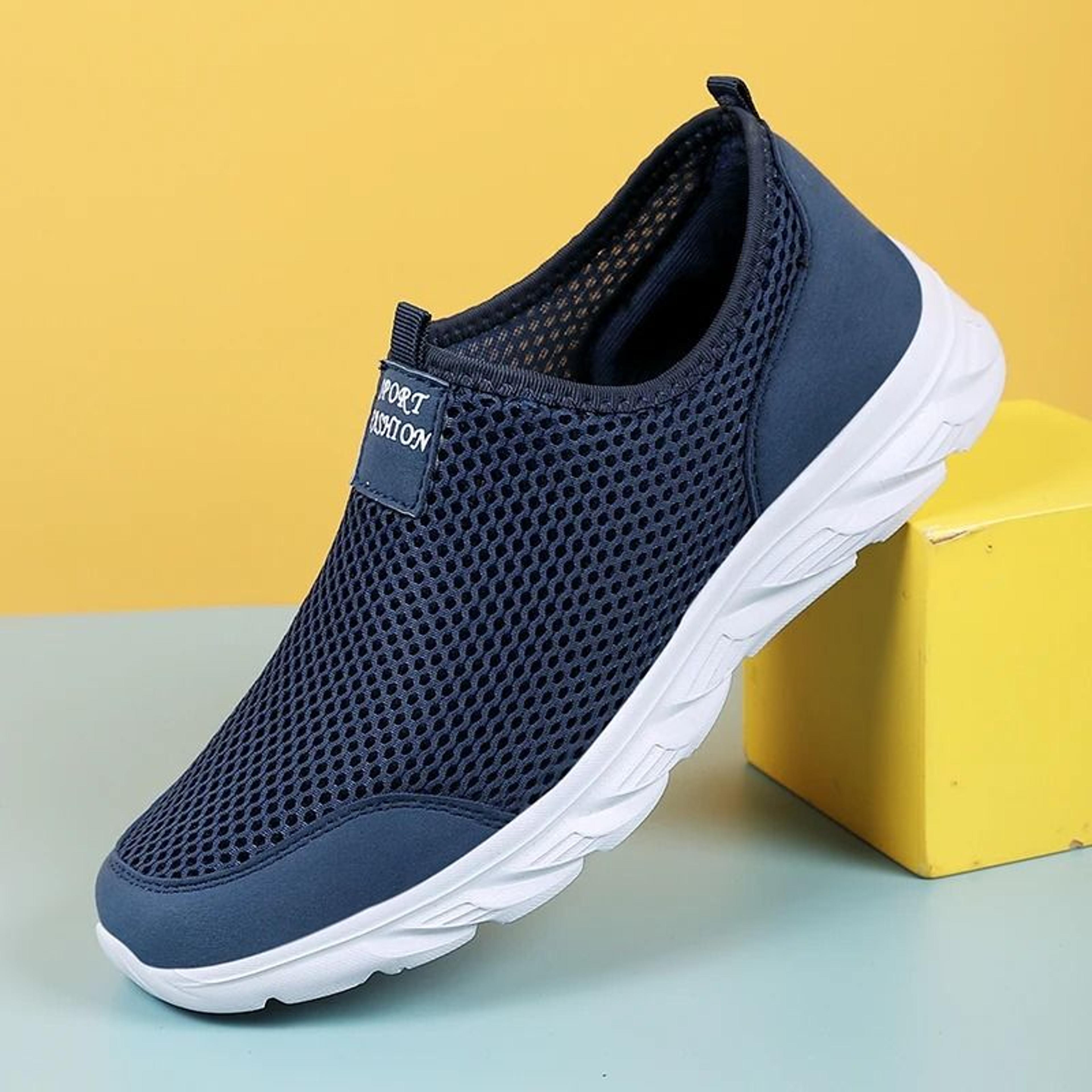 lightweight men casual shoes breathable slip on sneakers outdoor walking flats