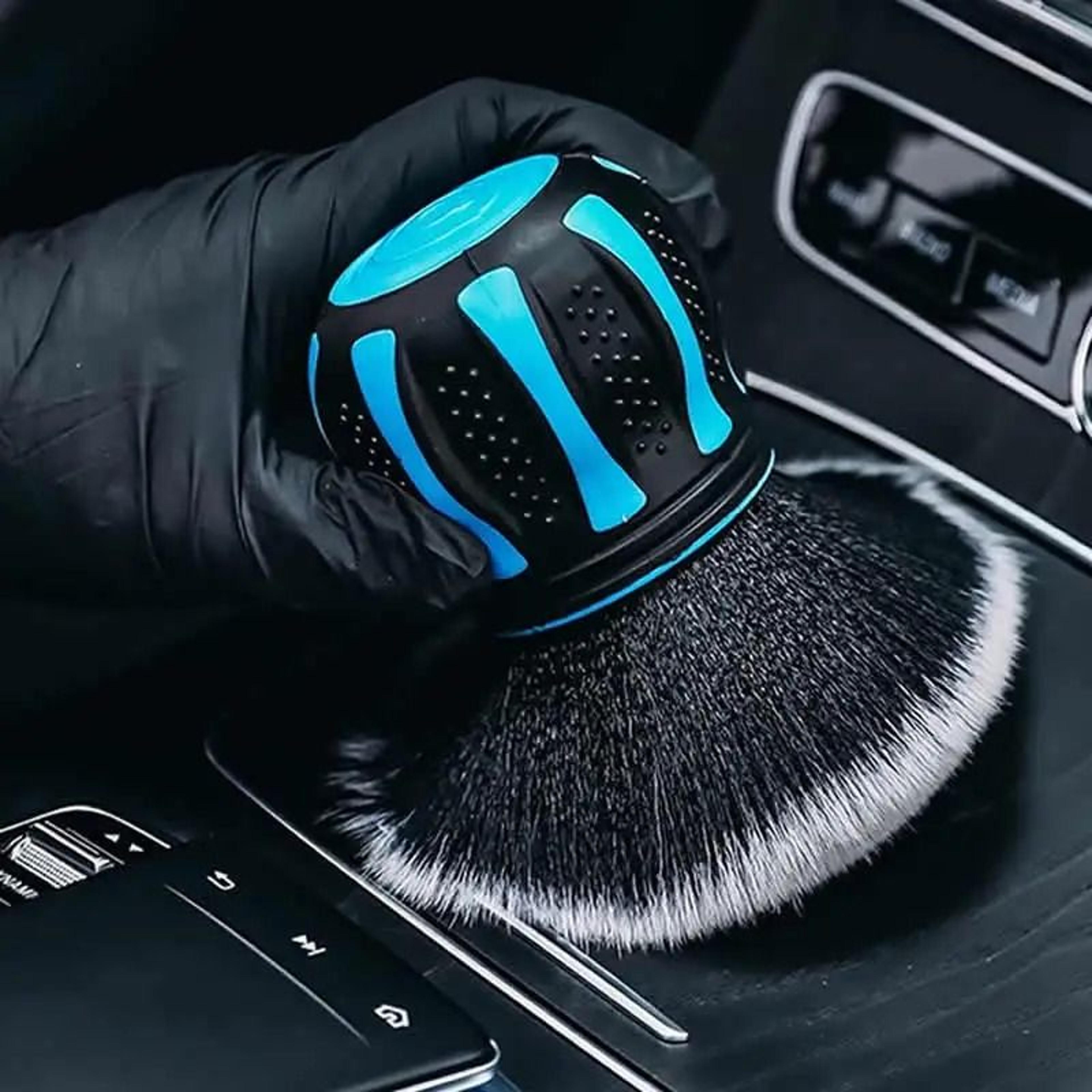 car detailing brush for interior dust and air vent cleaning
