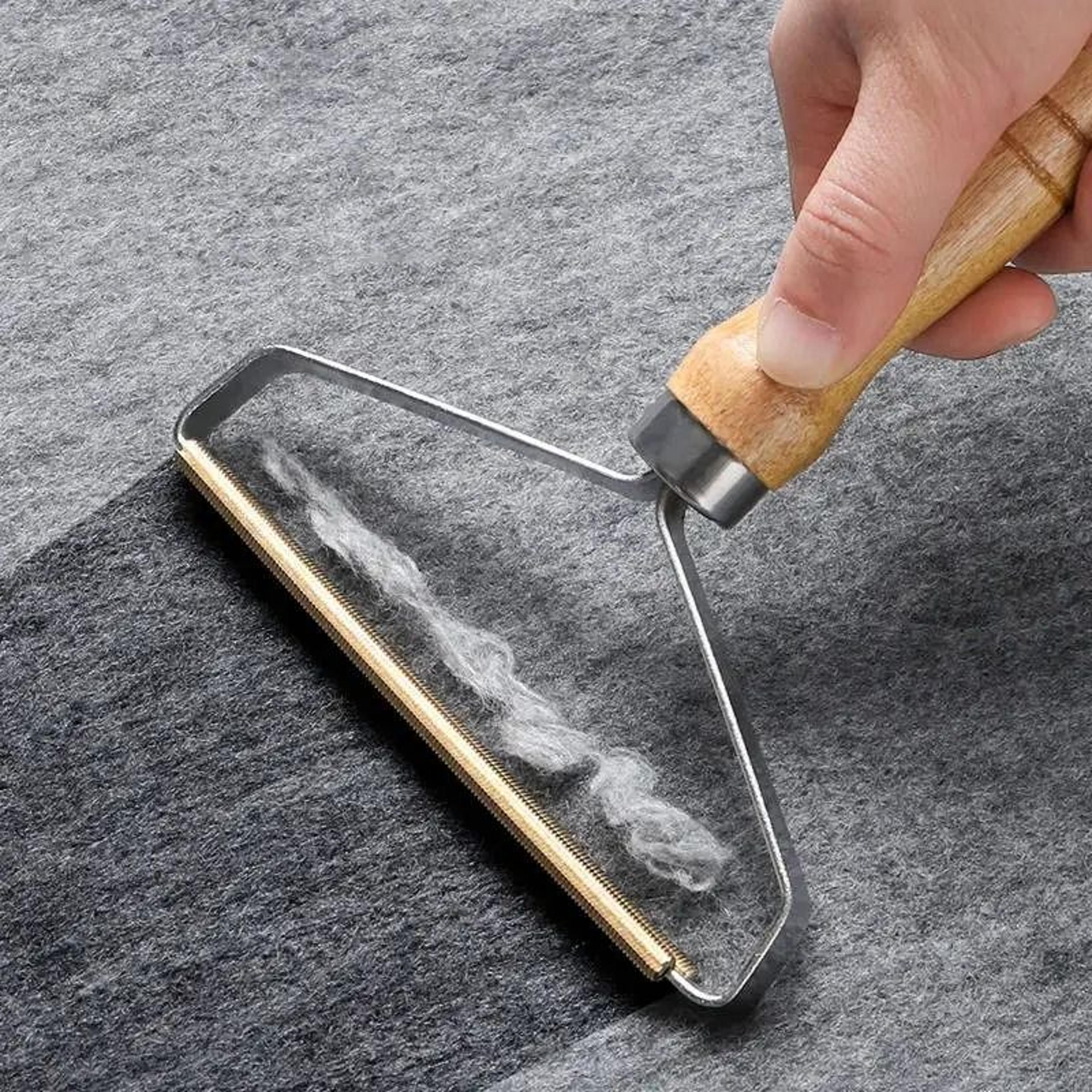 portable lint remover brush – pet hair and fabric shaver for clothes, furniture, and carpet