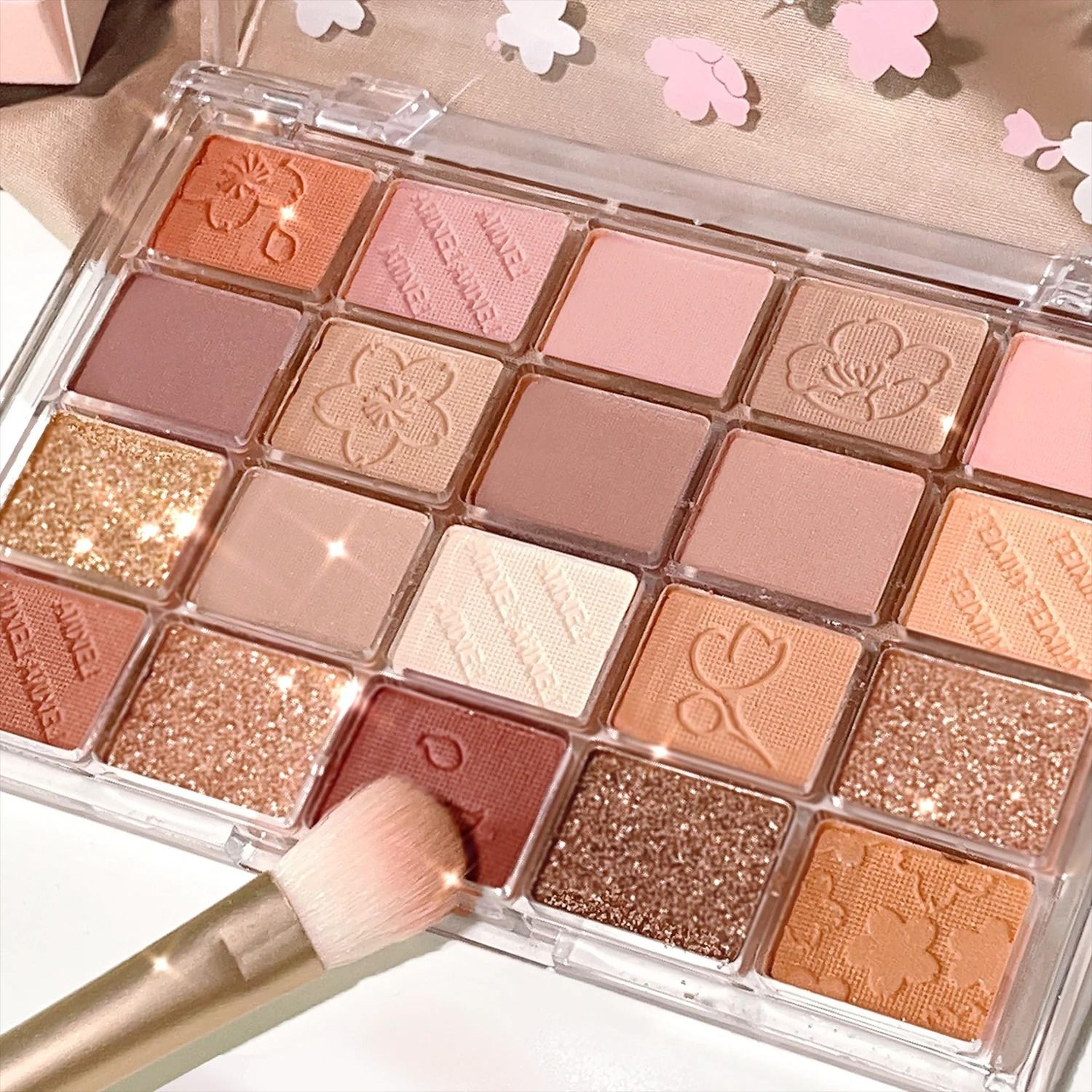 20 color eyeshadow palette matte and shimmer long lasting