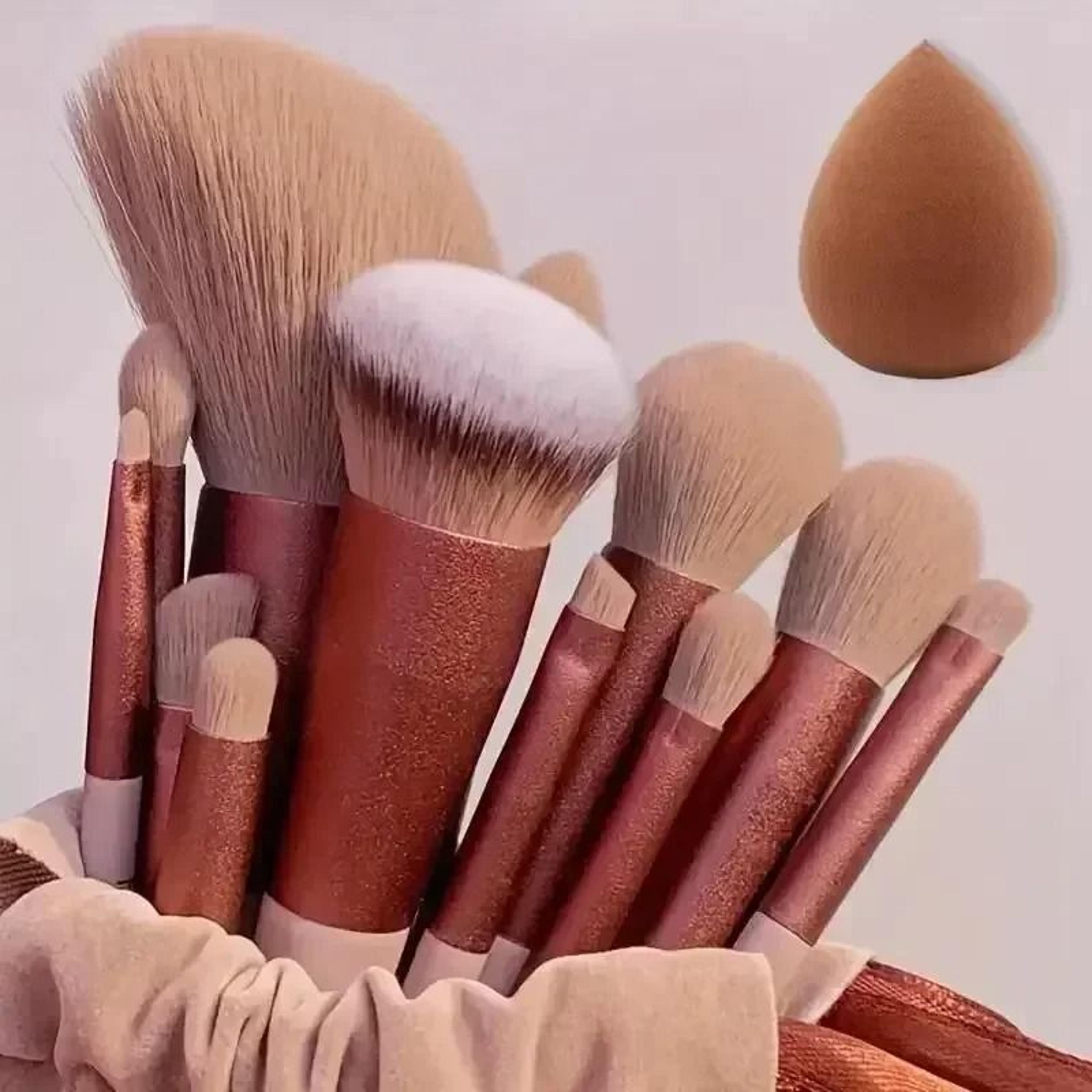soft fluffy professional makeup brush set for foundation and eyeshadow