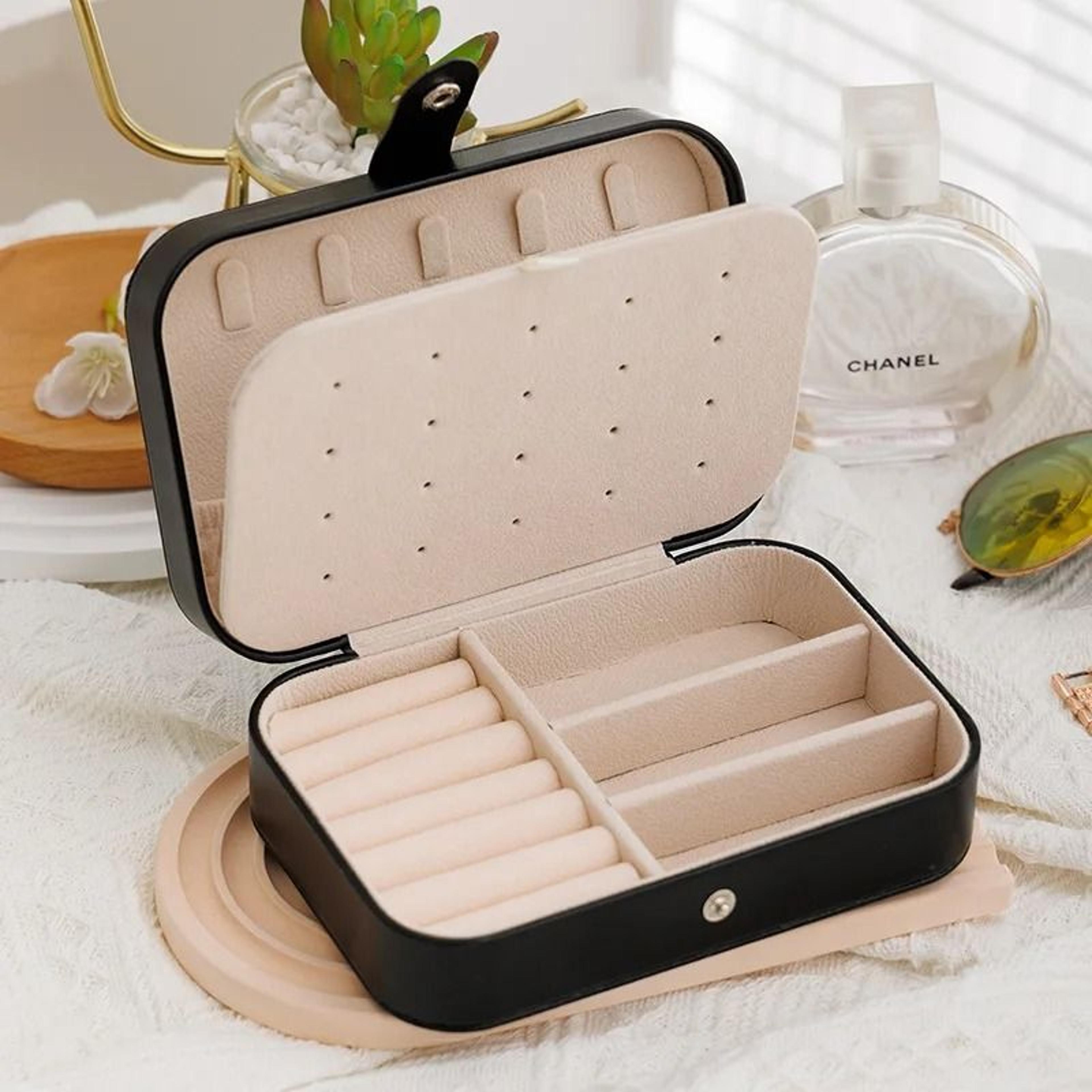 pu leather jewelry organizer box with lock in black