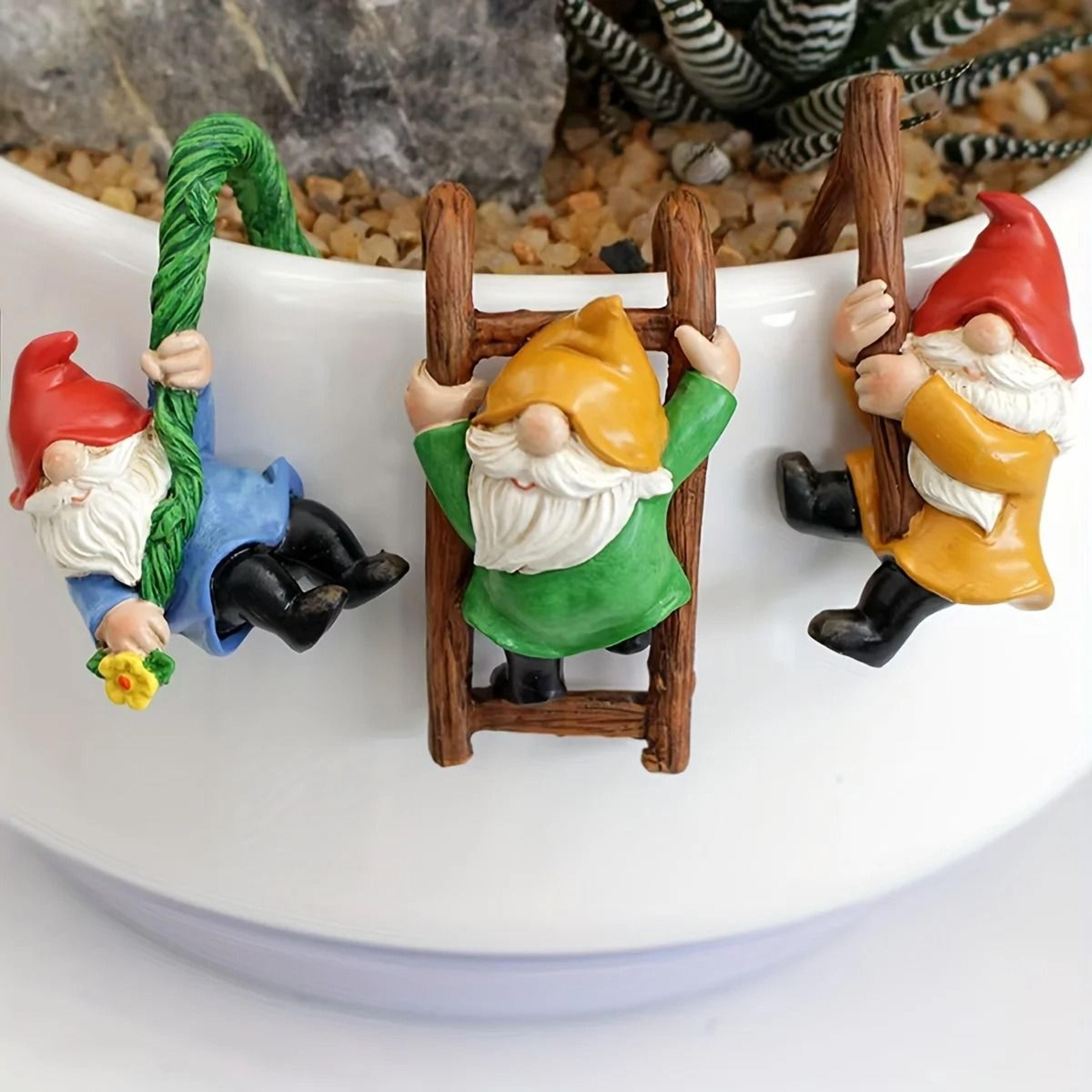 high-fidelity mini dwarf climbing statue set (3pcs)
