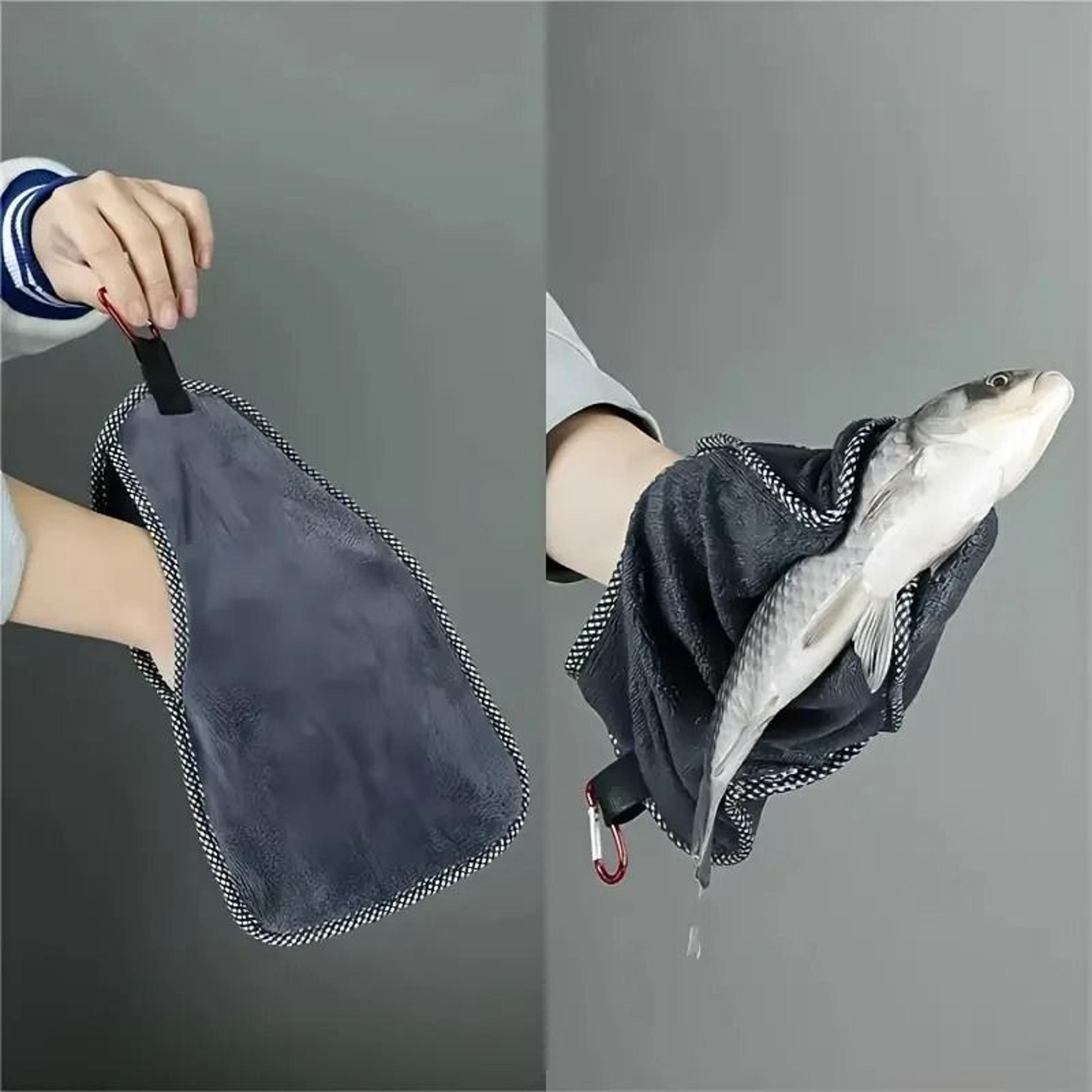 fish cleaning towel with double layer thick quick-dry fabric & carabiner