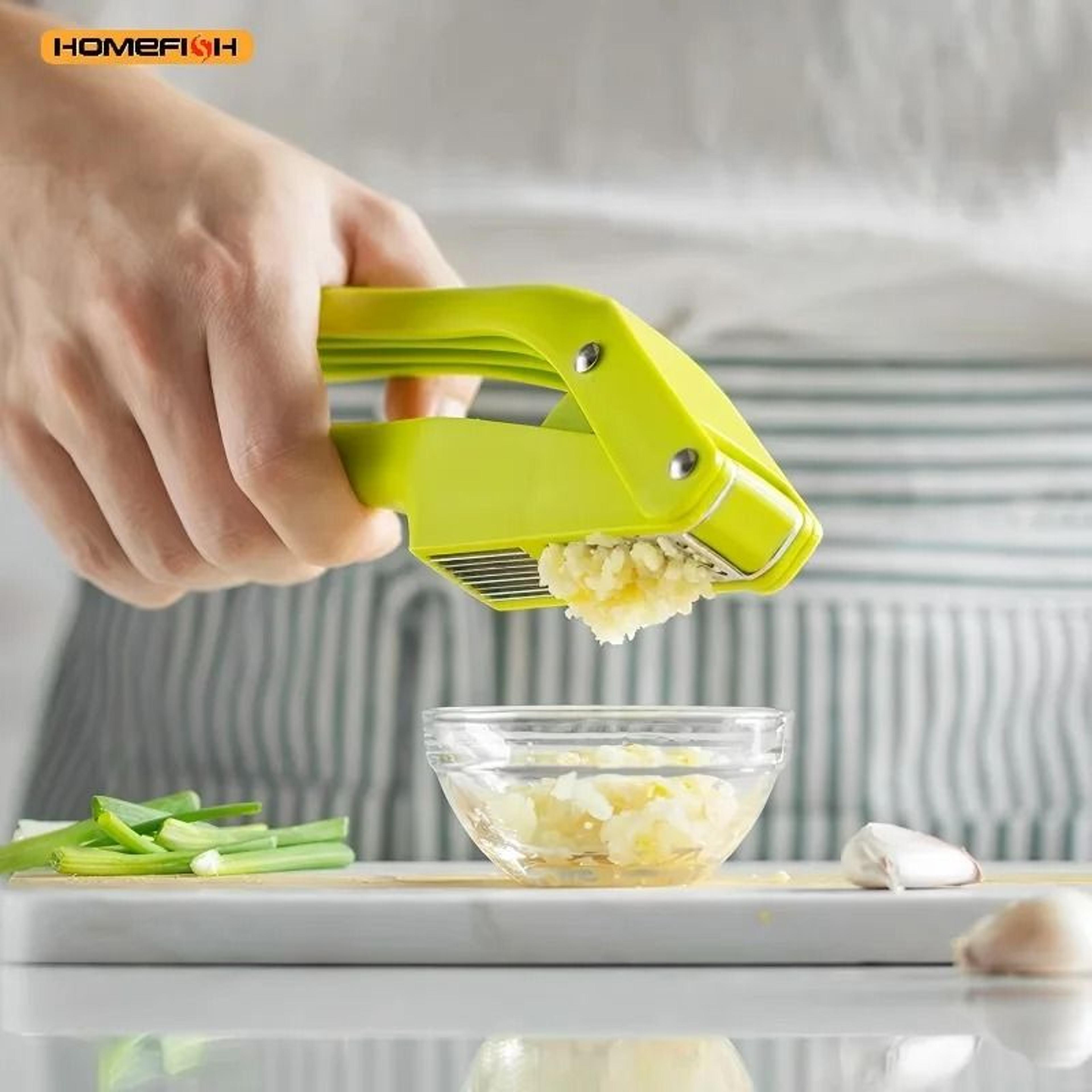 2-in-1 multifunctional garlic press & vegetable squeezer – high-leverage kitchen tool