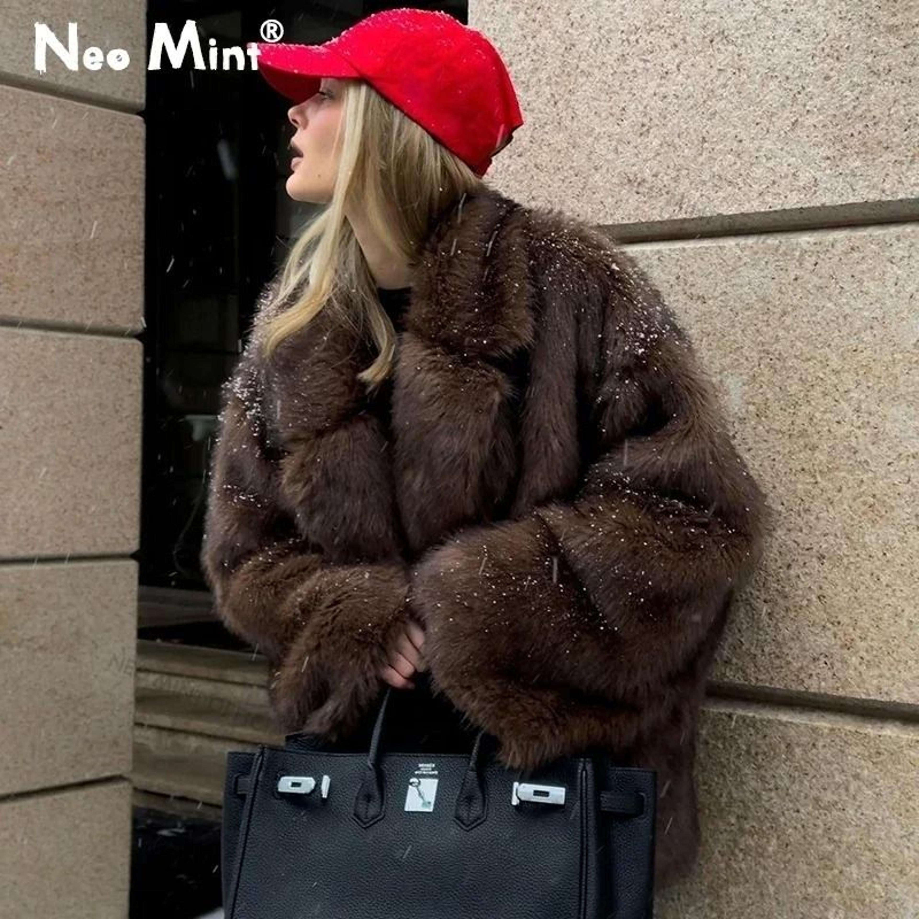 oversized fluffy faux fox fur overcoat | winter high-appearance street style