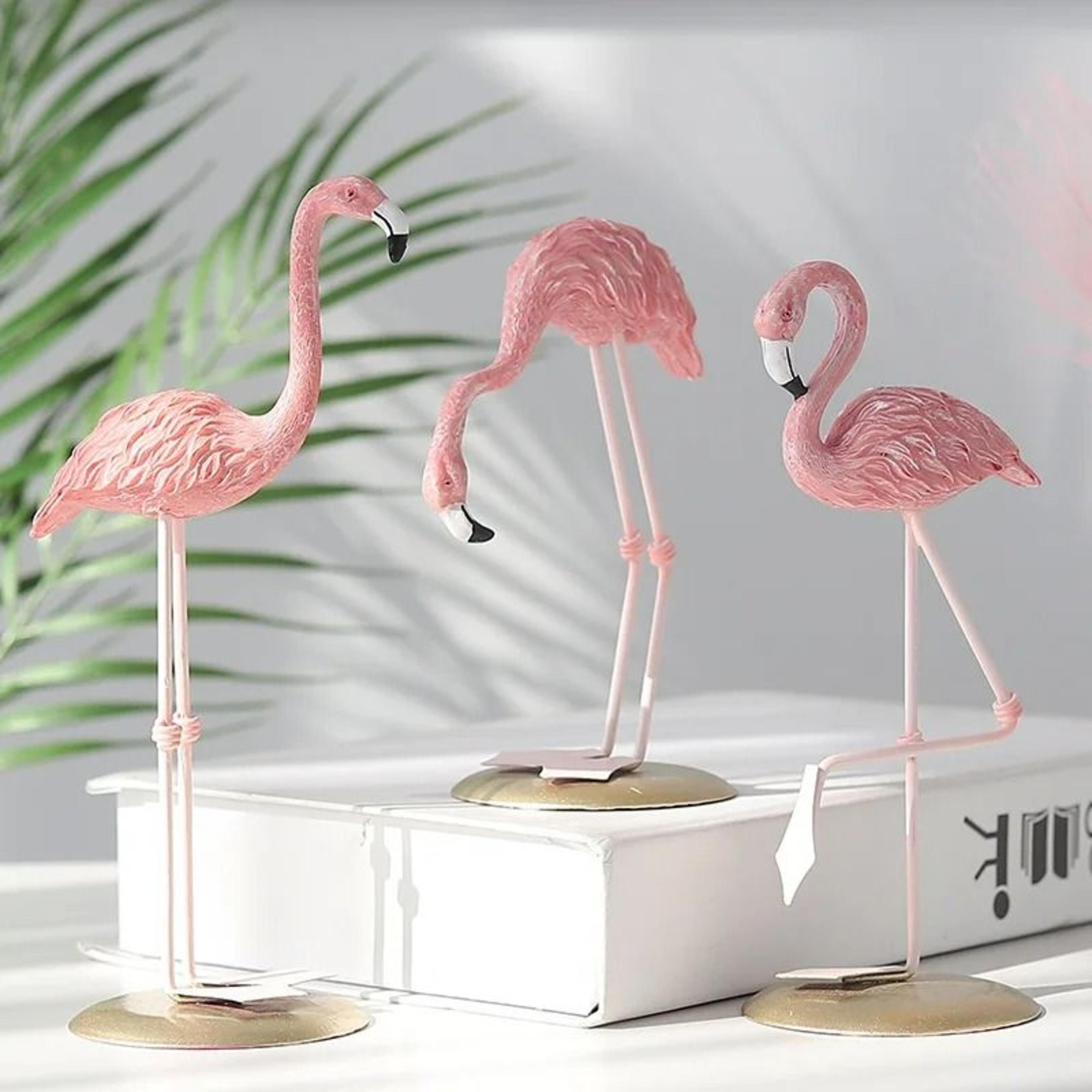 pink resin flamingo desktop sculpture & art ornament