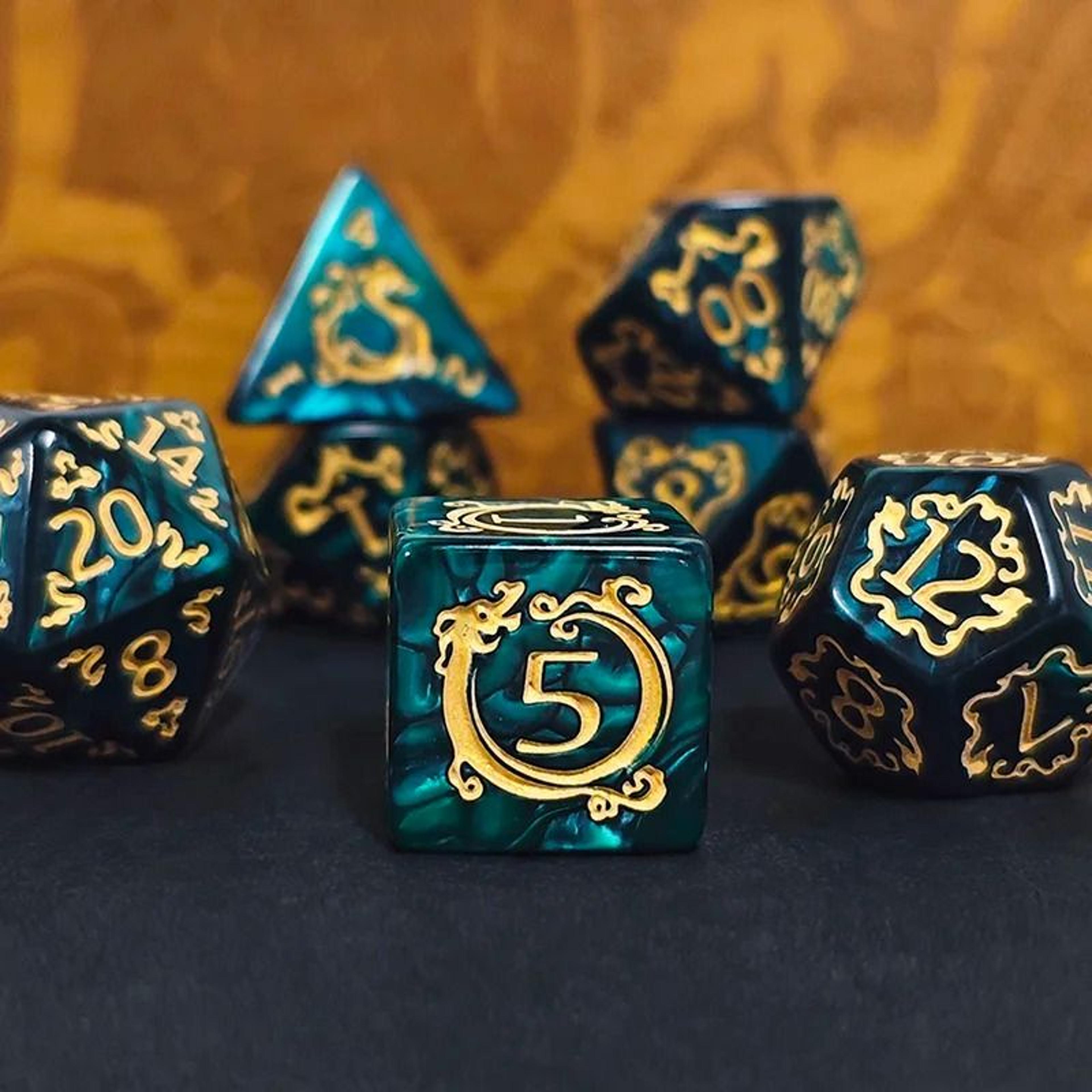 7-piece dragon pattern polyhedral dnd dice set