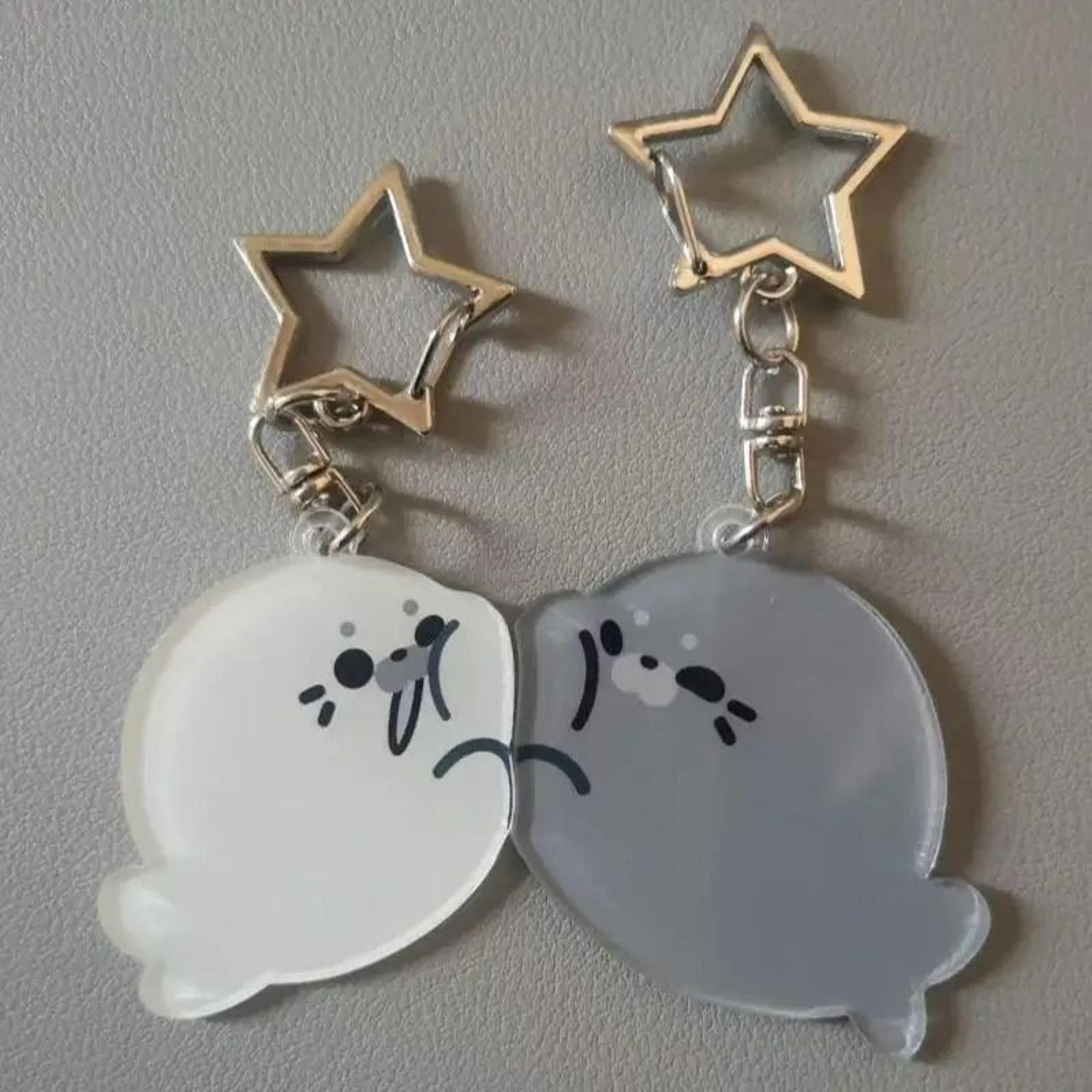 2 piece charming cartoon seal acrylic keychain pair bag charm for backpacks and gifts