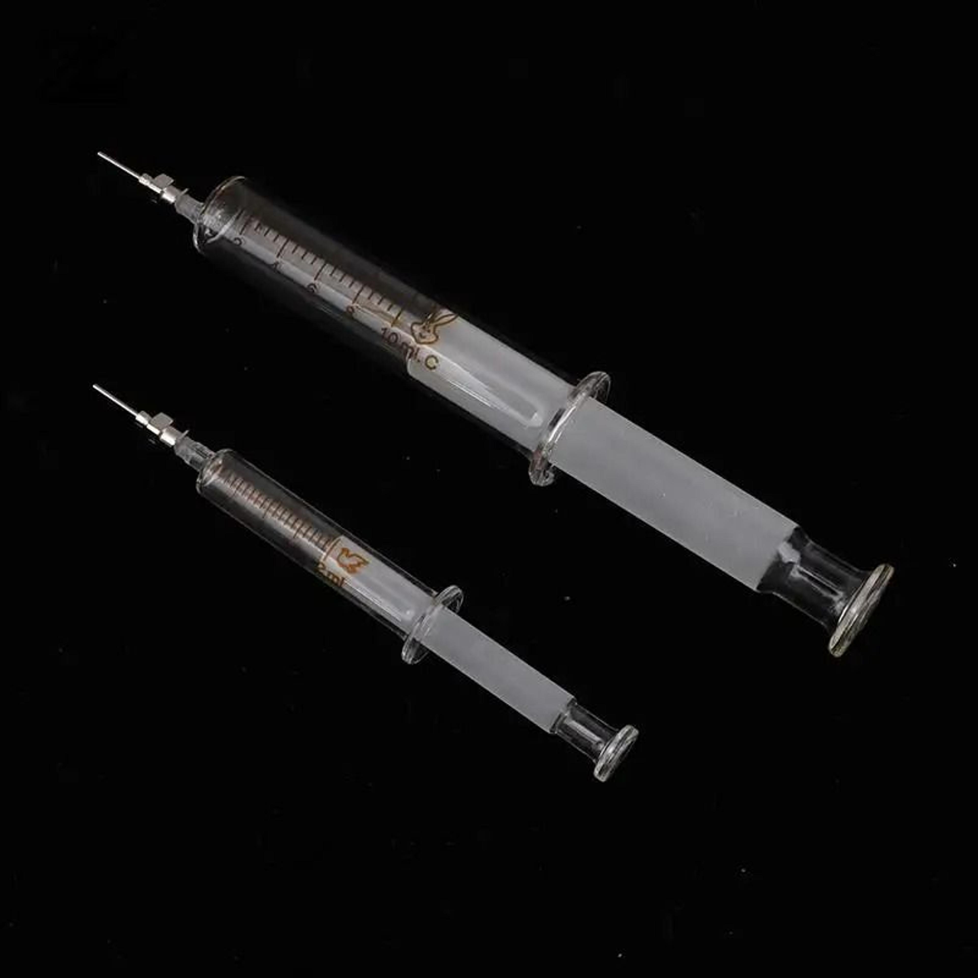 glass syringe dispenser with metal blunt needle for liquid flux and solder paste