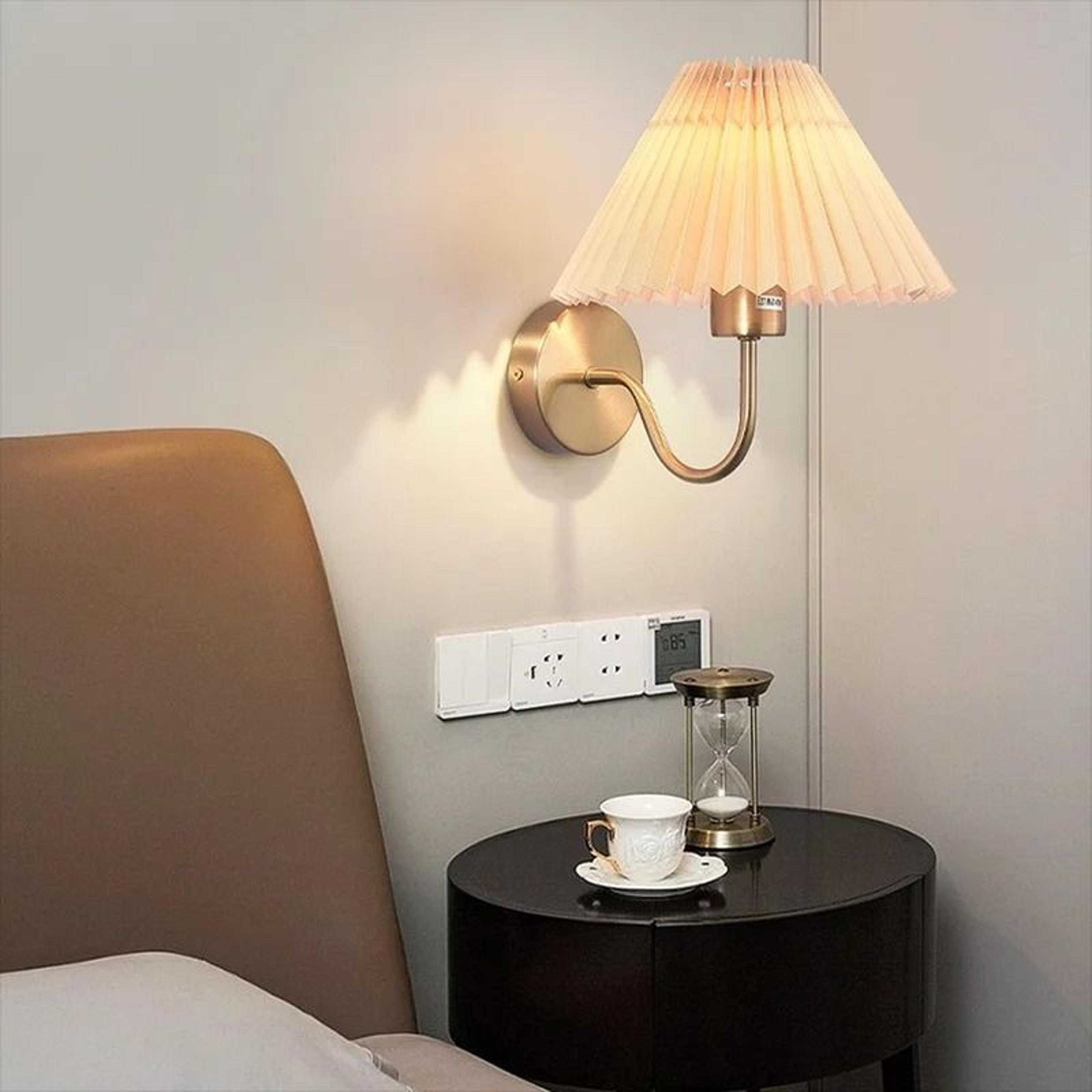 nordic retro fan-shaped pleated wall lamp
