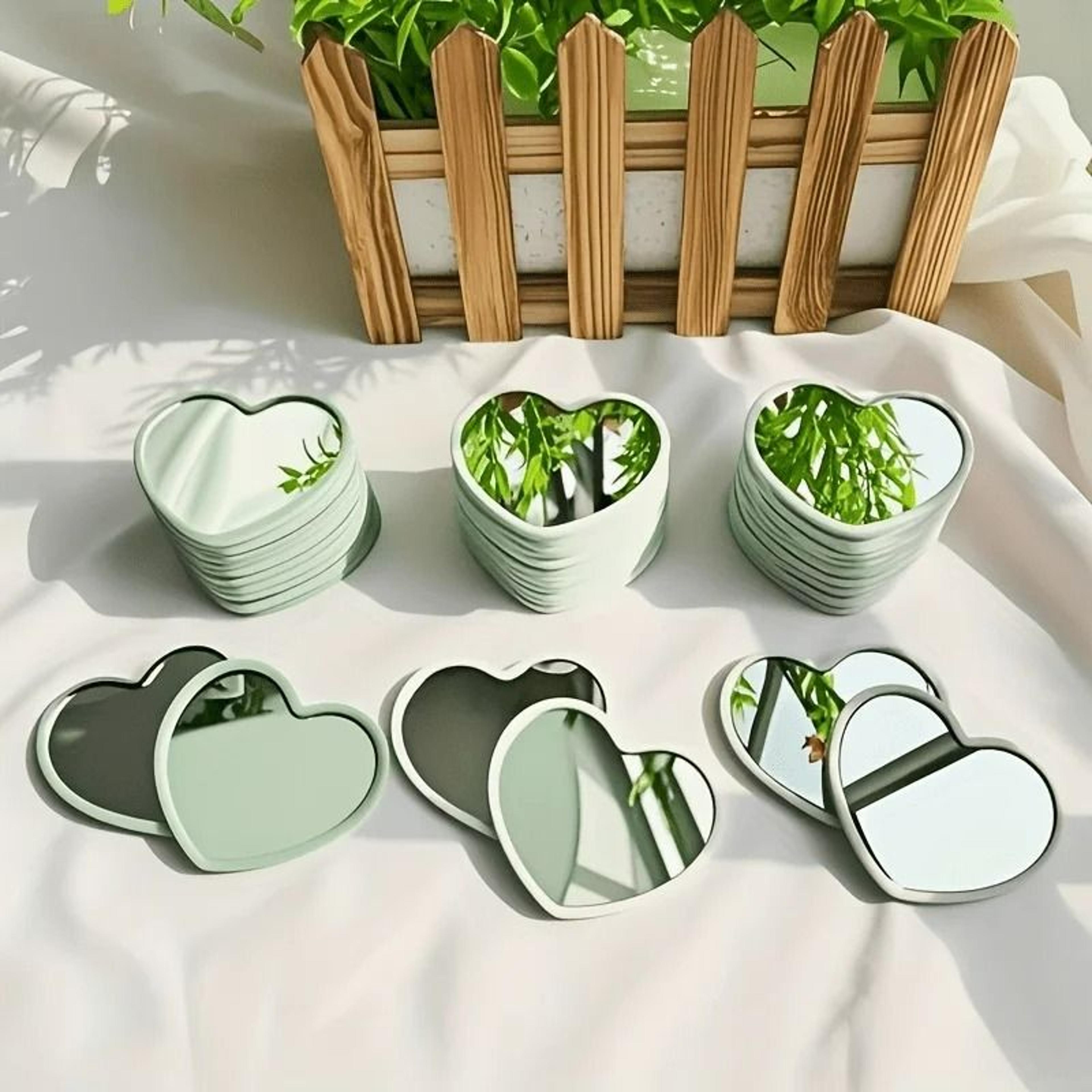 30-piece hd mini love heart-shaped portable makeup mirror set